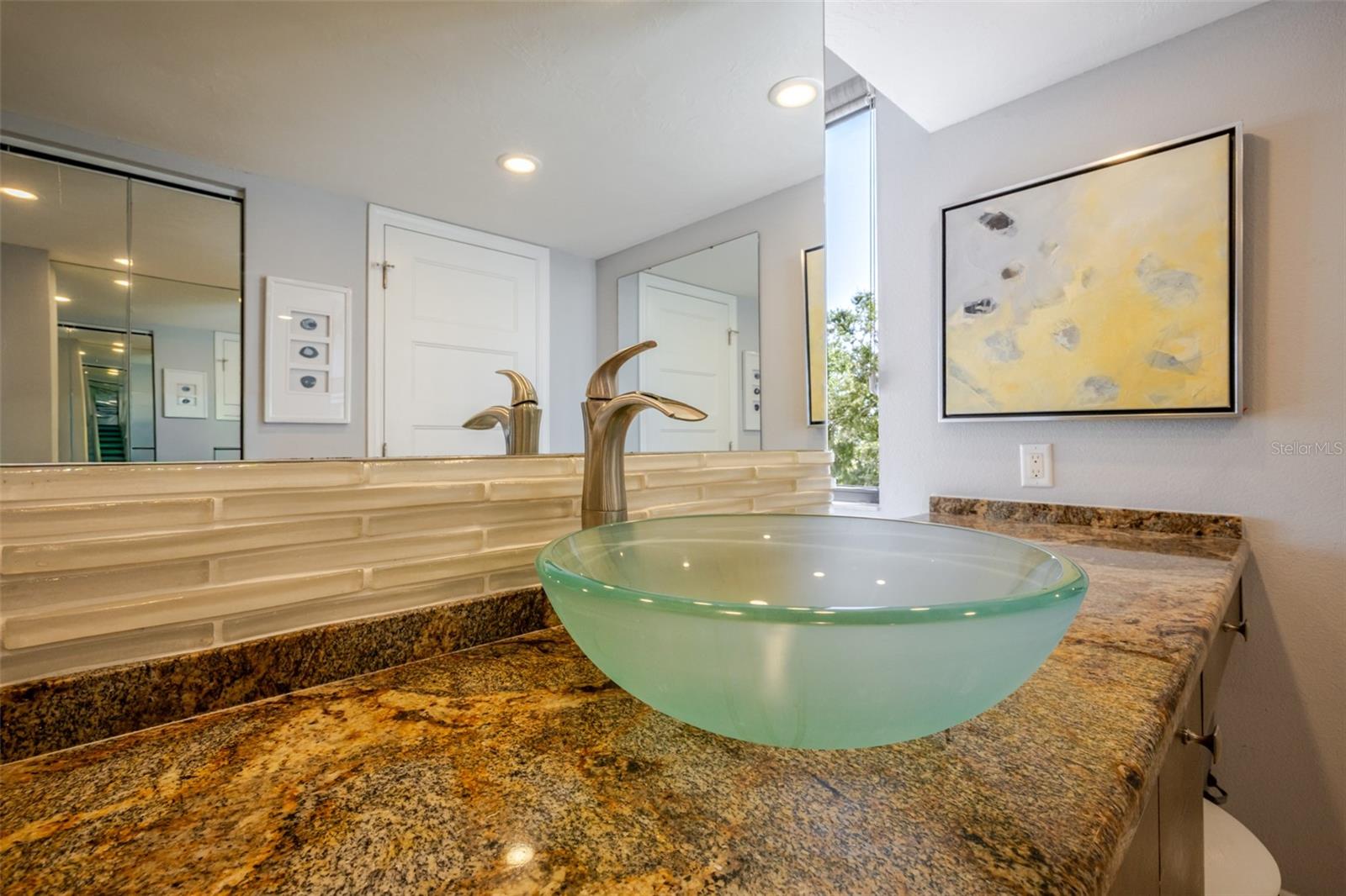 Image 31 of 83 For 6285 Midnight Pass Road 307