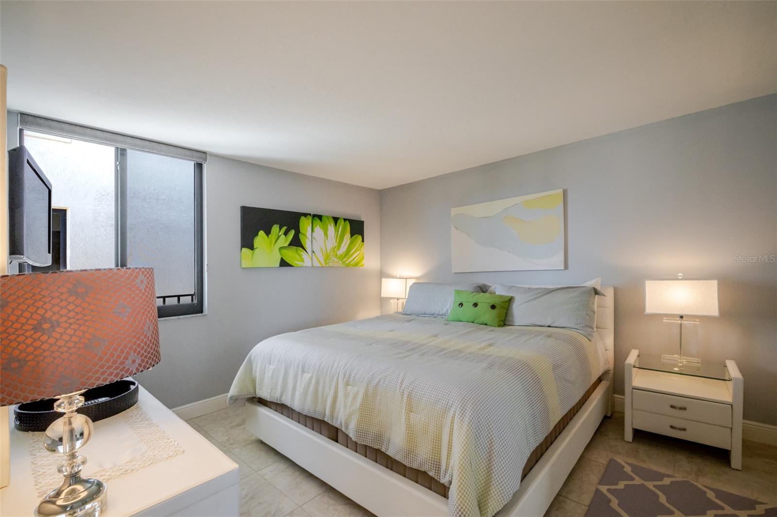 Image 34 of 83 For 6285 Midnight Pass Road 307