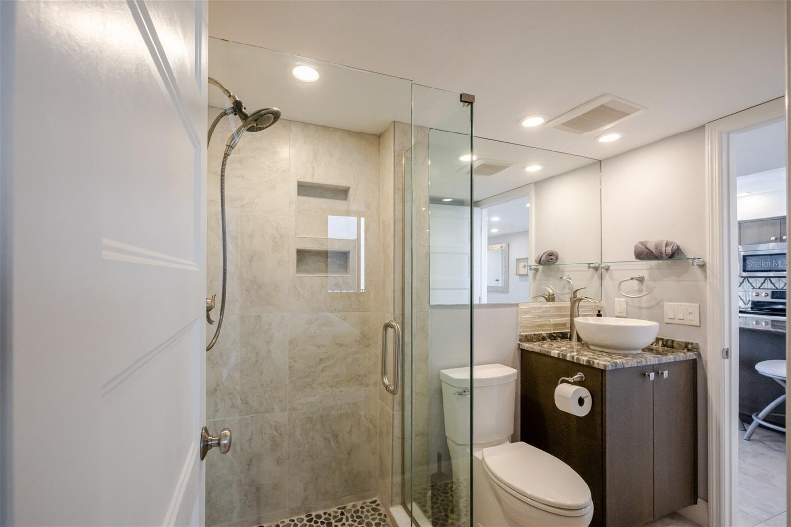 Image 38 of 83 For 6285 Midnight Pass Road 307