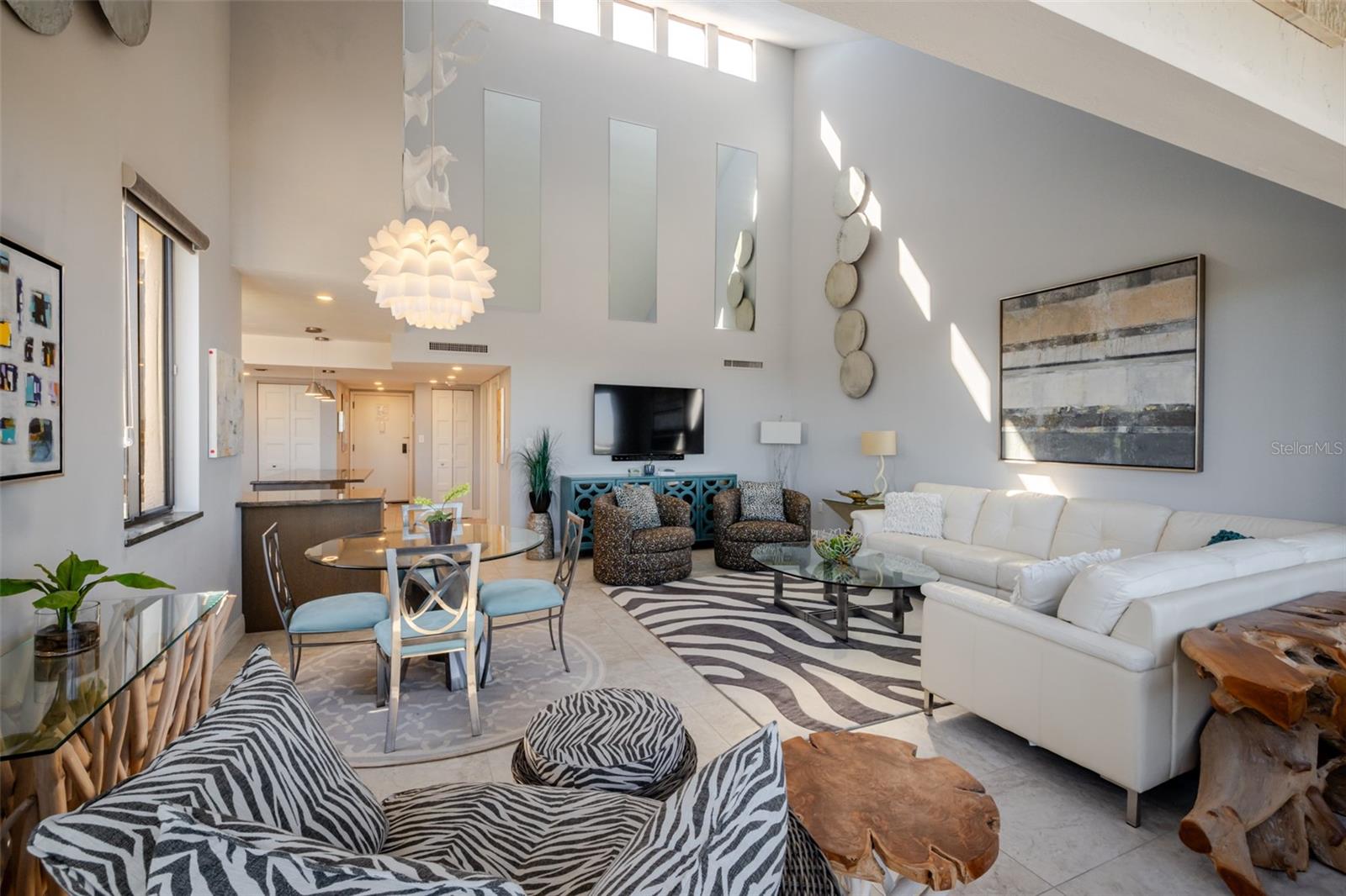 Image 41 of 83 For 6285 Midnight Pass Road 307