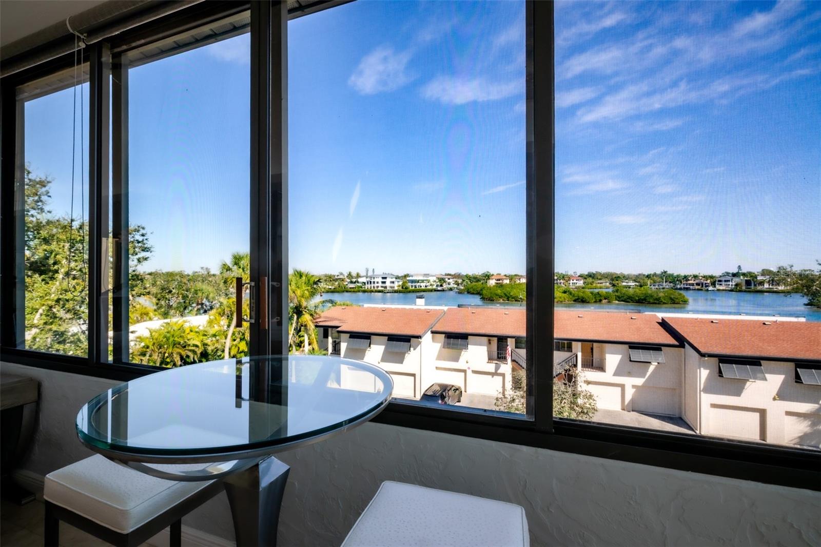 Image 42 of 83 For 6285 Midnight Pass Road 307