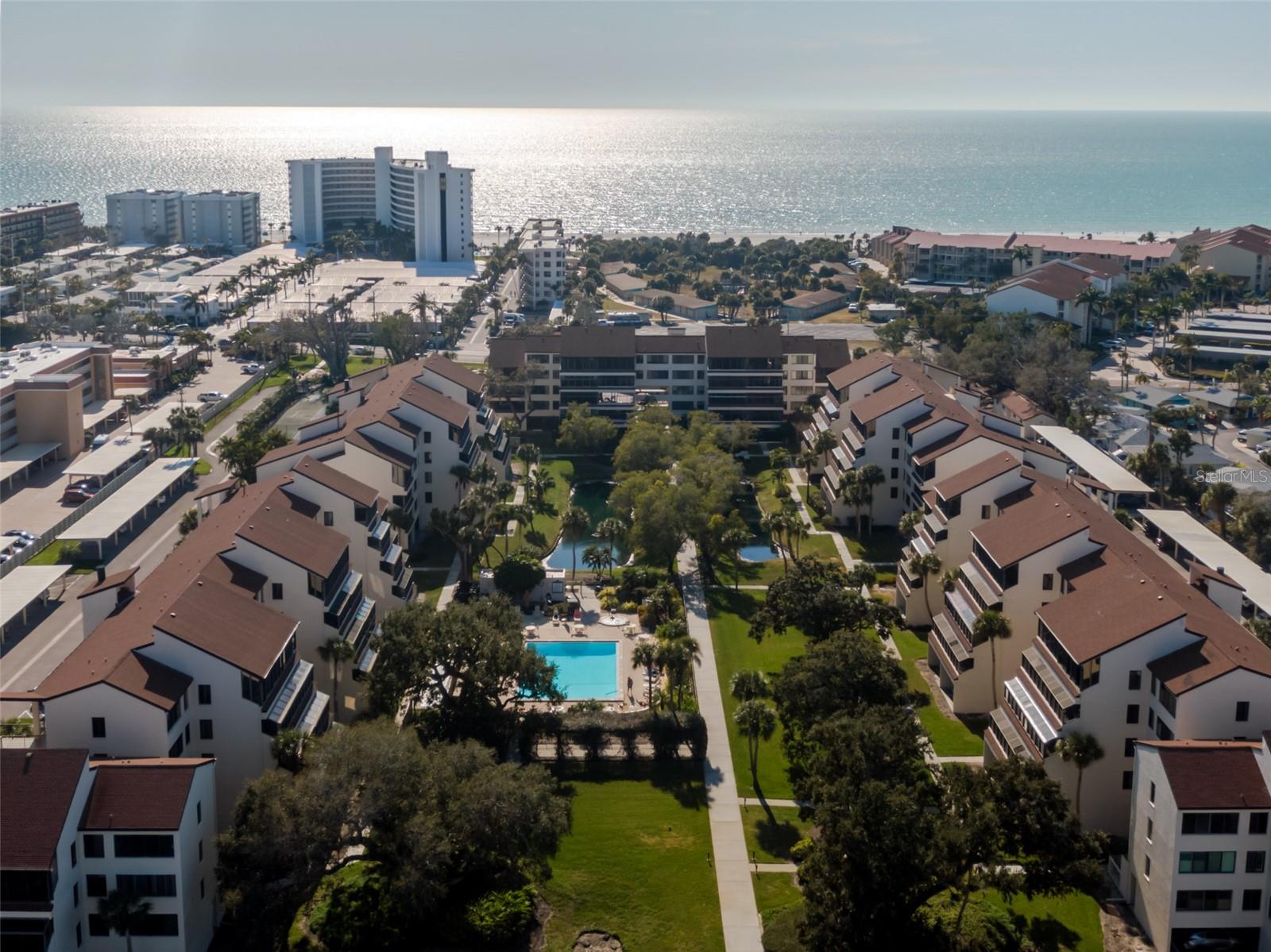 Image 44 of 83 For 6285 Midnight Pass Road 307