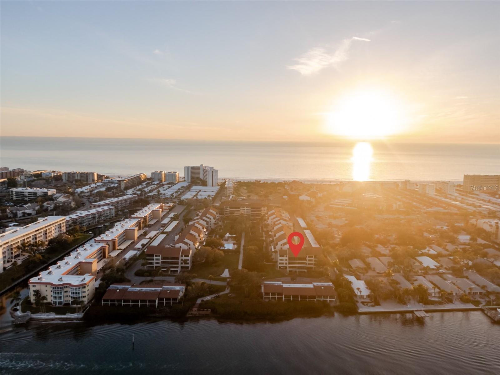 Image 49 of 83 For 6285 Midnight Pass Road 307