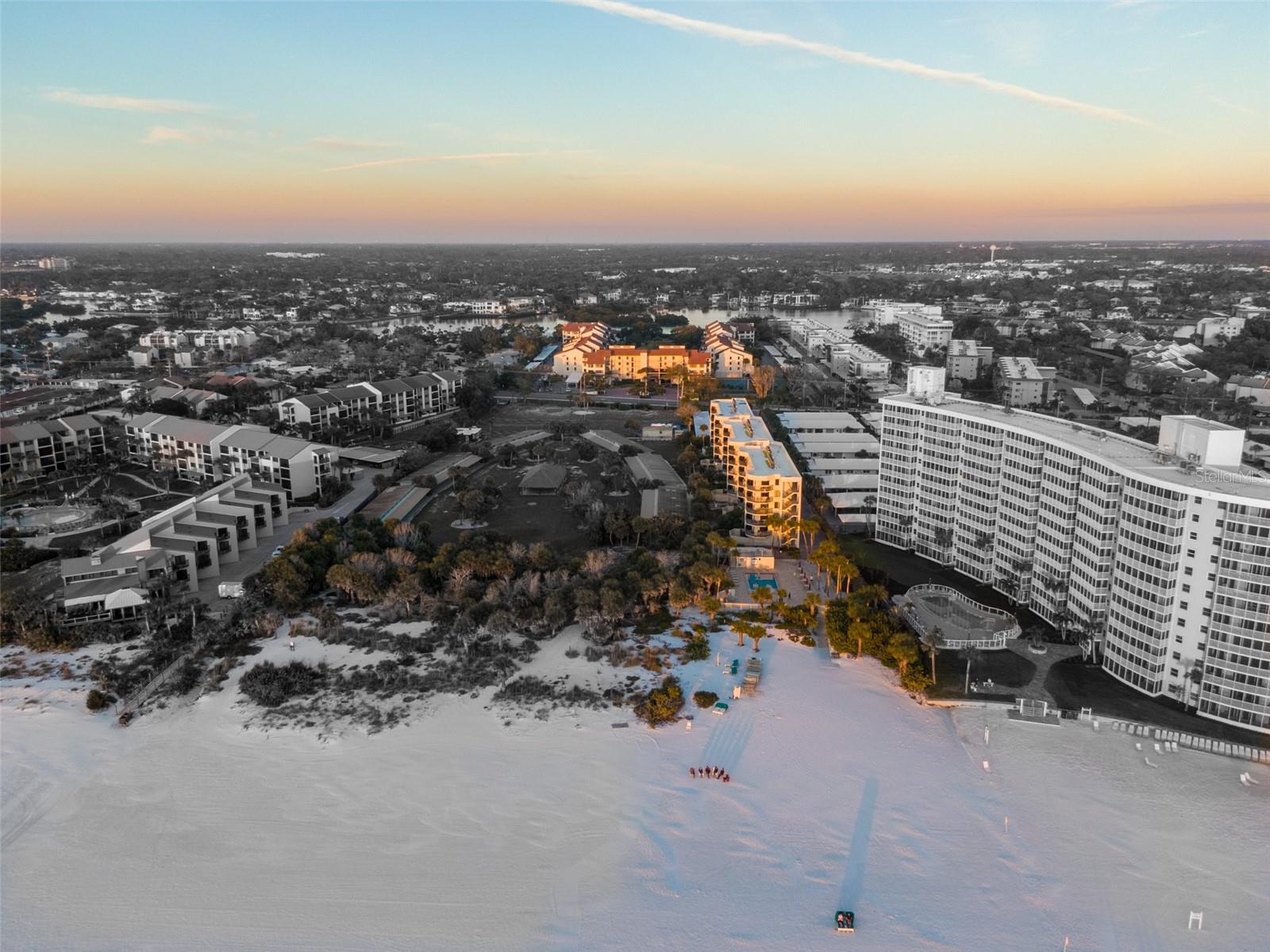 Image 50 of 83 For 6285 Midnight Pass Road 307