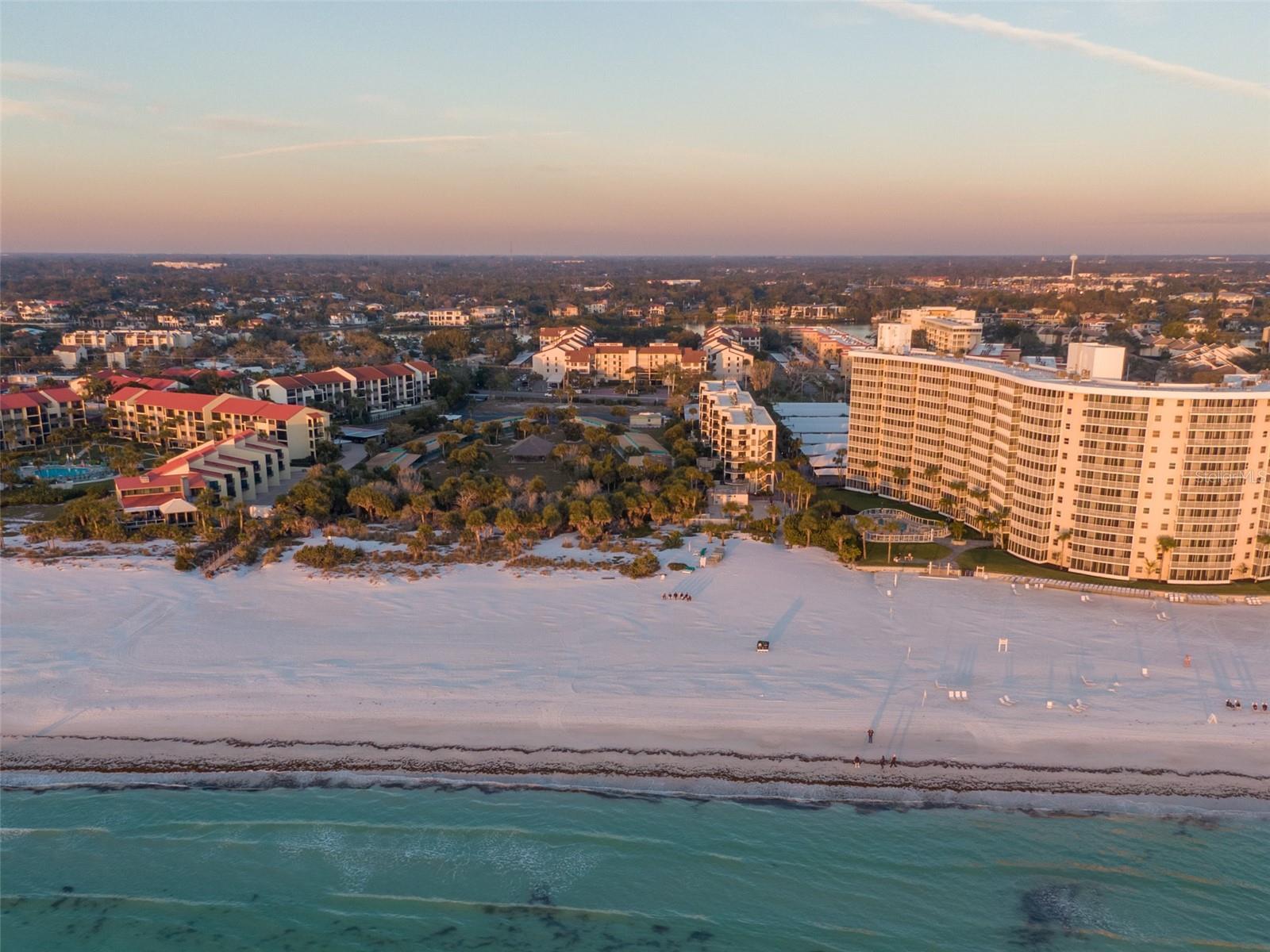 Image 51 of 83 For 6285 Midnight Pass Road 307