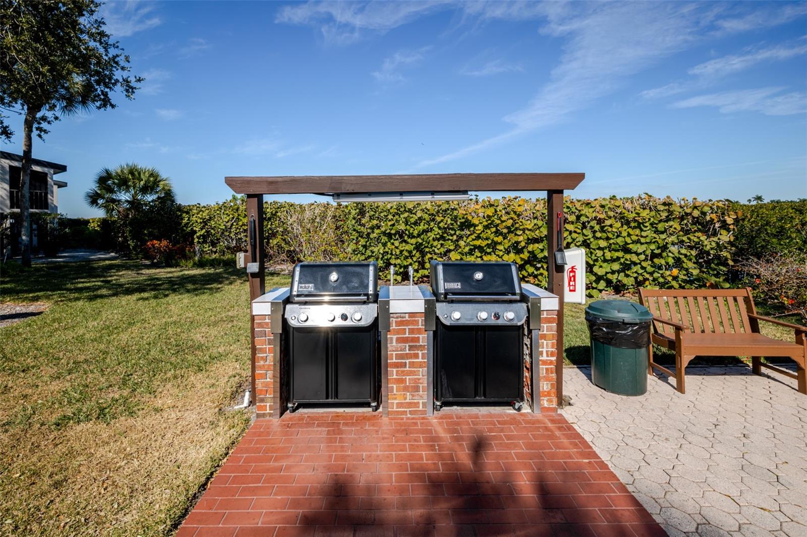 Image 55 of 83 For 6285 Midnight Pass Road 307