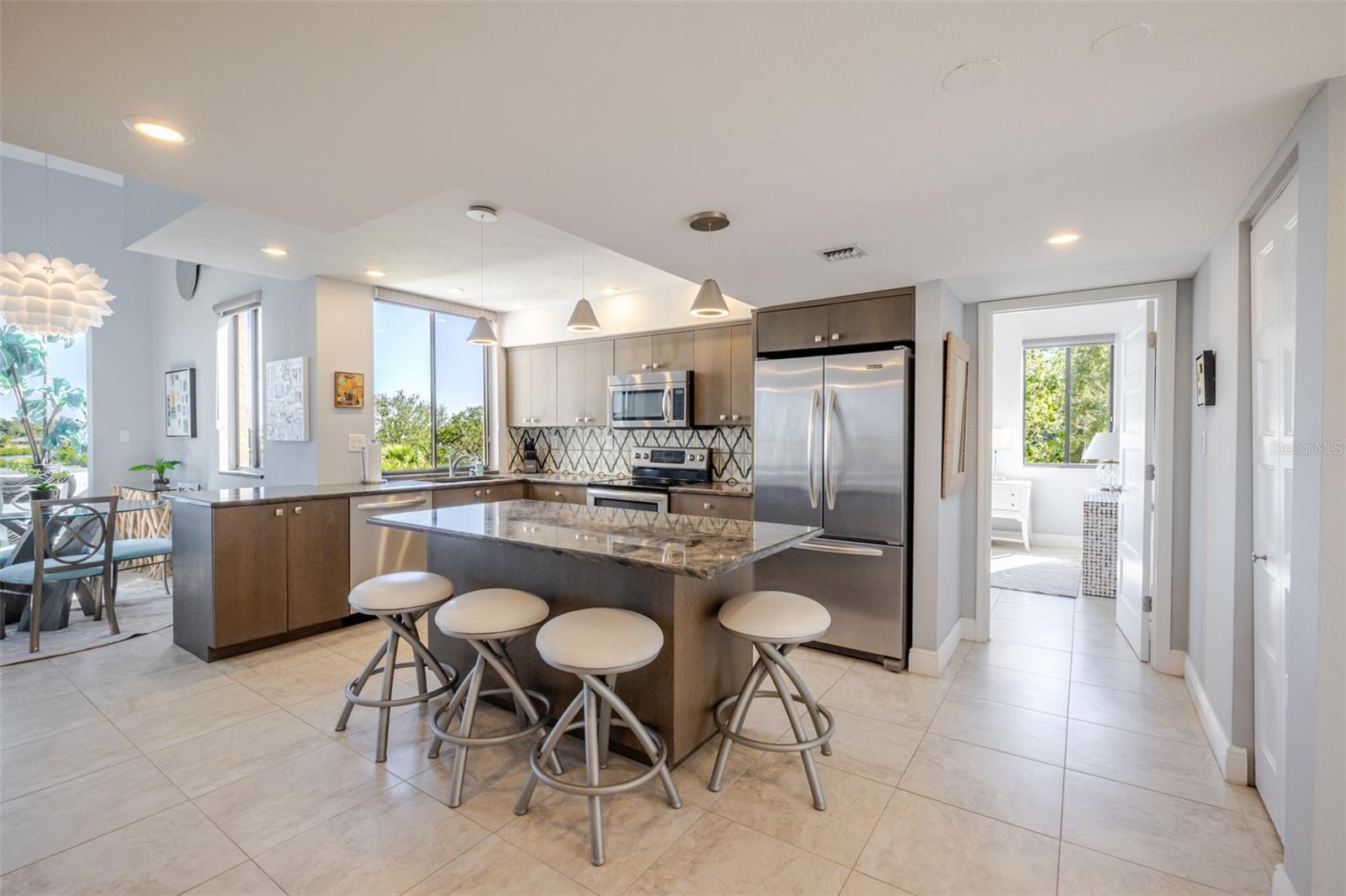 Image 6 of 83 For 6285 Midnight Pass Road 307