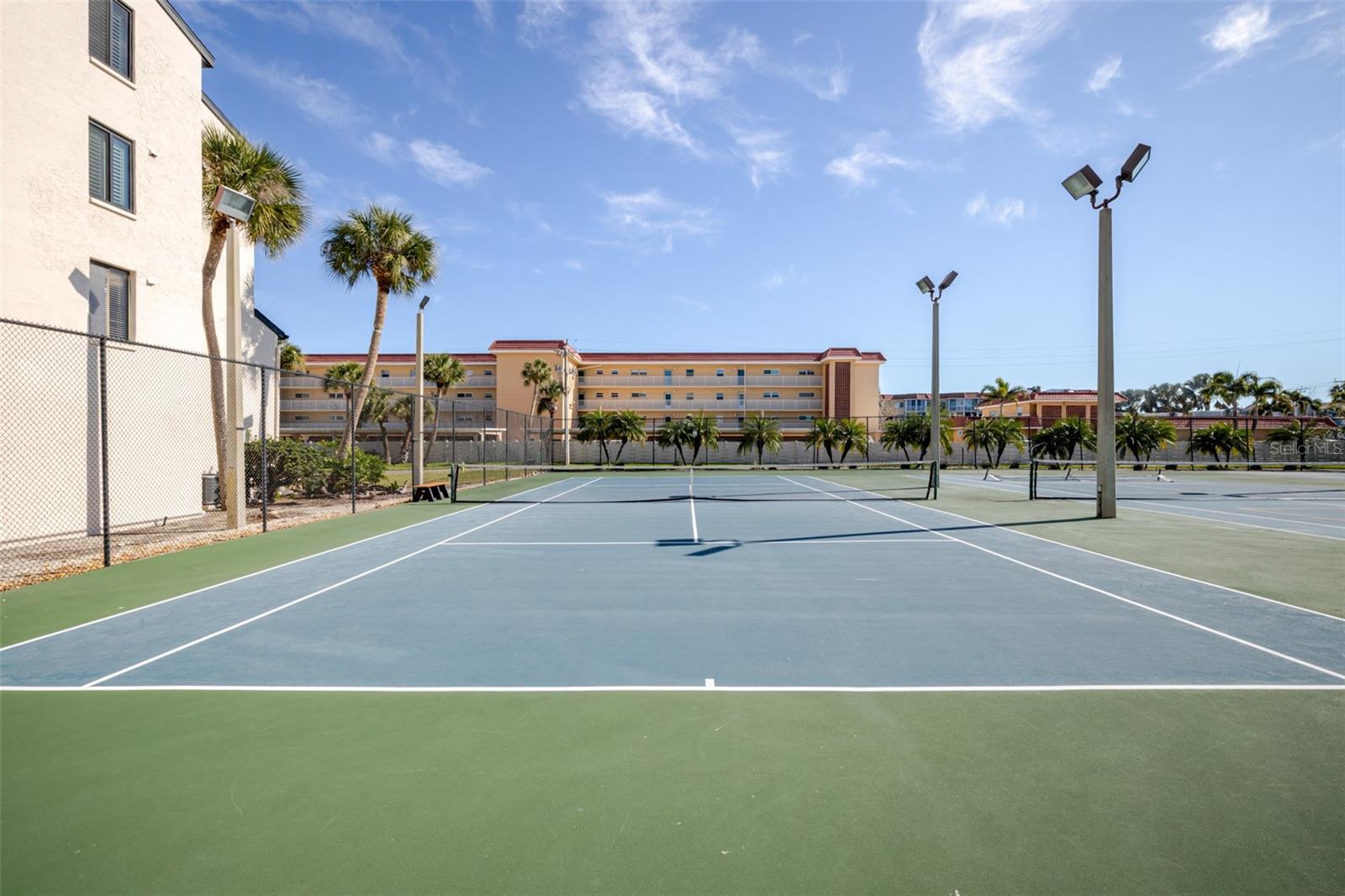 Image 68 of 83 For 6285 Midnight Pass Road 307