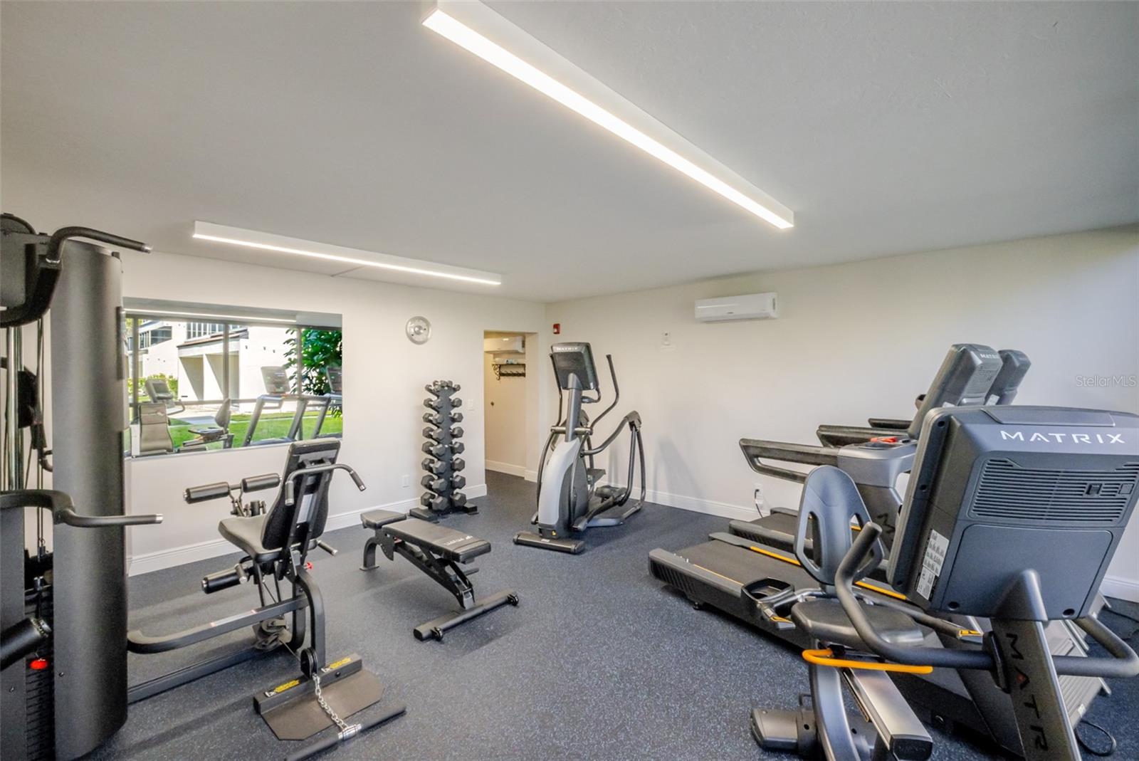 Image 73 of 83 For 6285 Midnight Pass Road 307