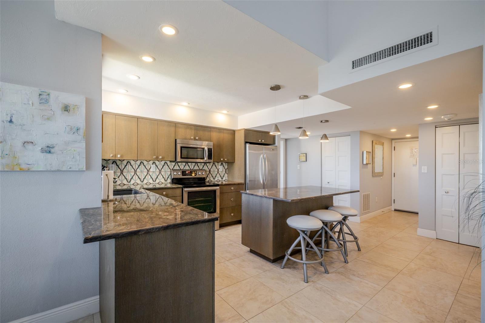 Image 8 of 83 For 6285 Midnight Pass Road 307