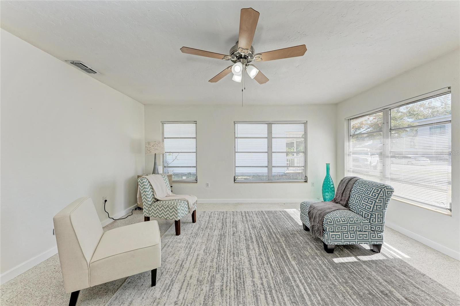 Image 4 of 27 For 2253 Arlington Street