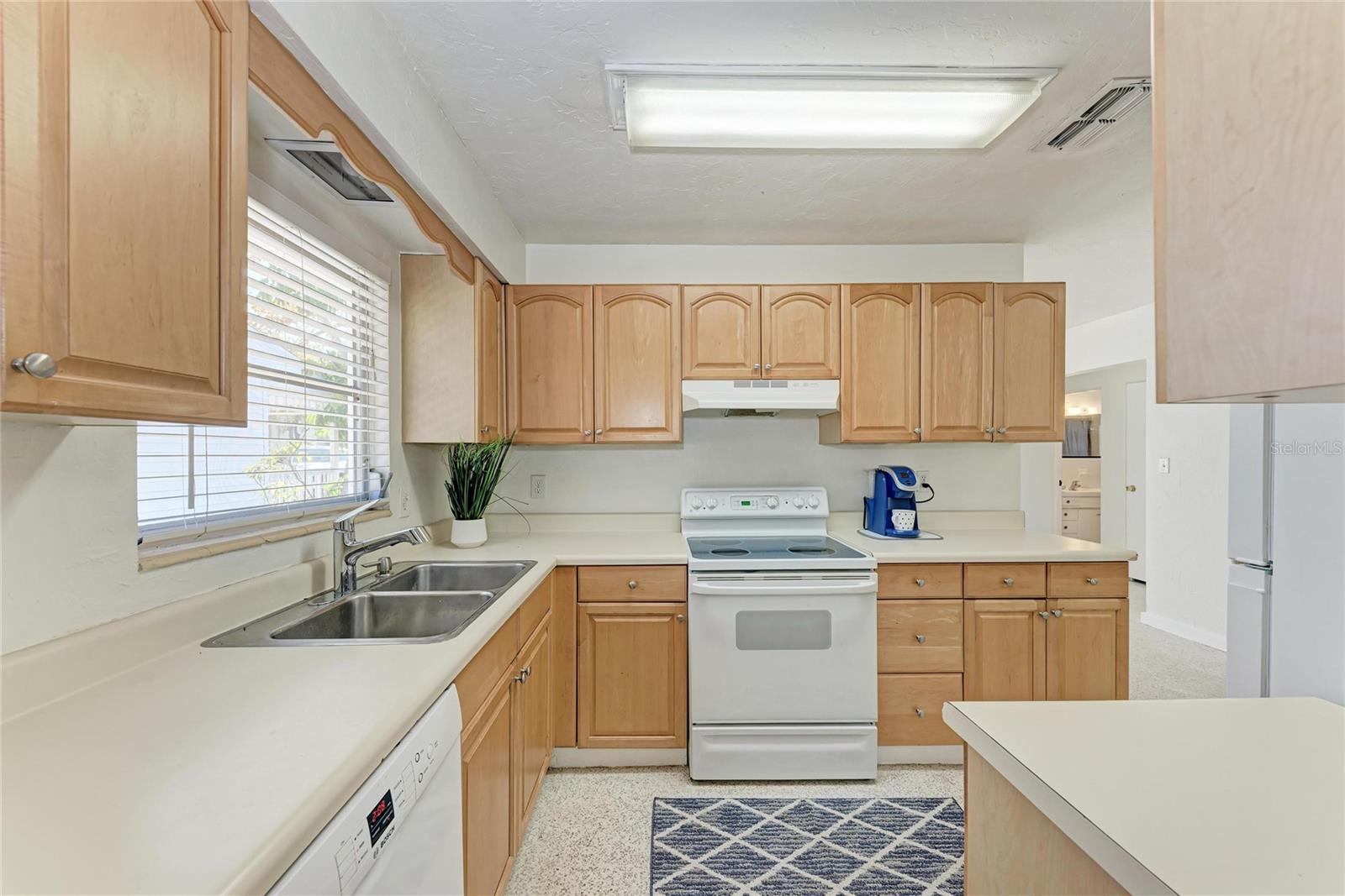 Image 8 of 27 For 2253 Arlington Street