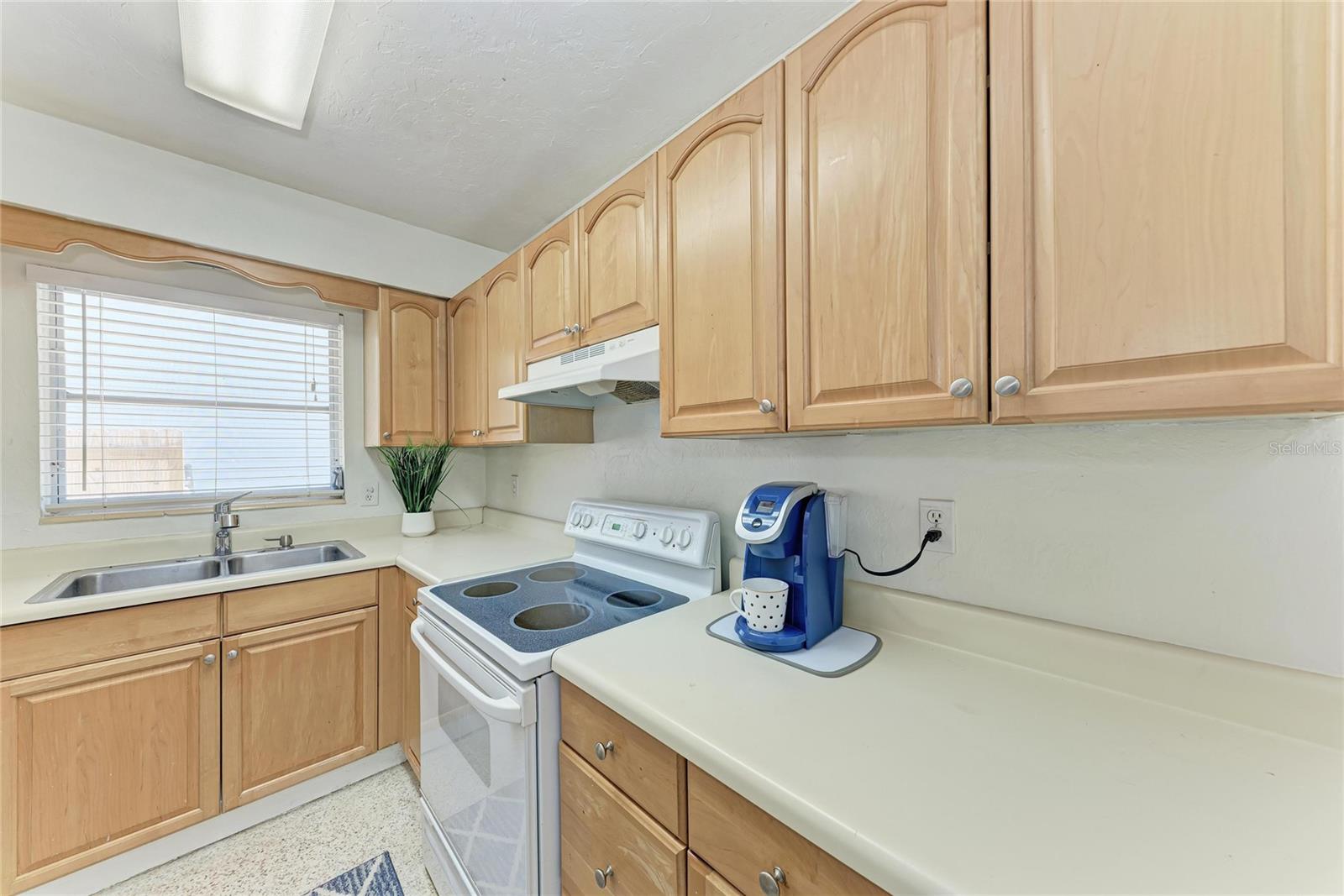 Image 9 of 27 For 2253 Arlington Street