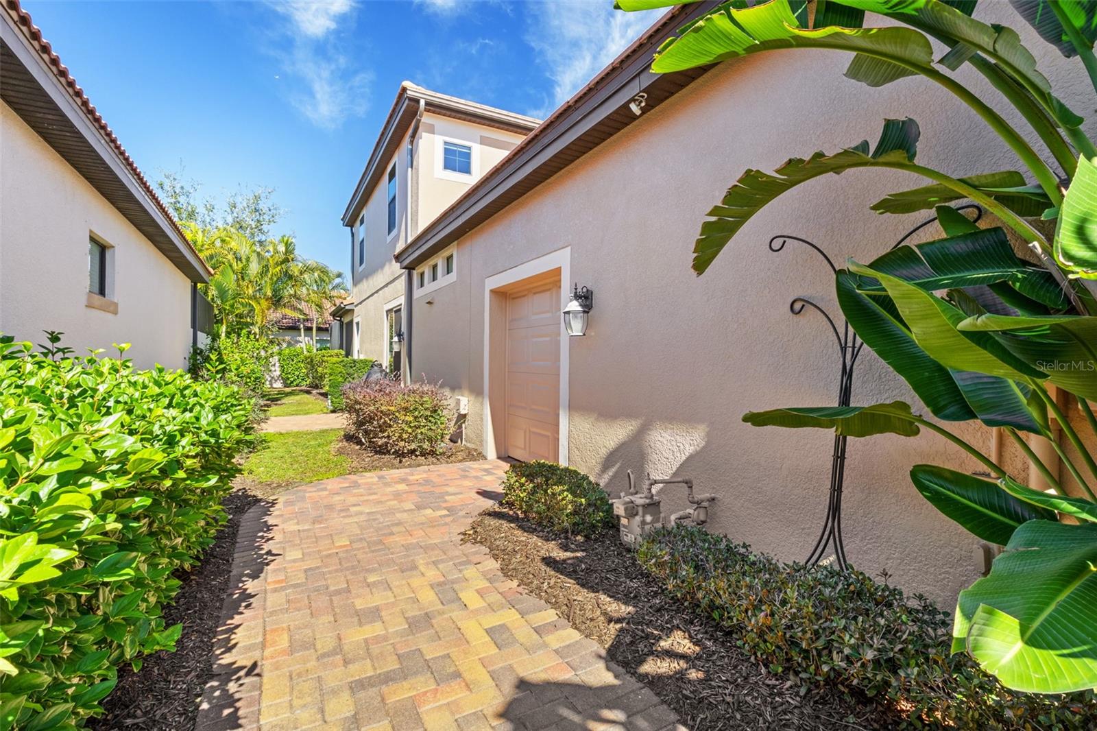 Image 10 of 95 For 10619 Glencorse Terrace