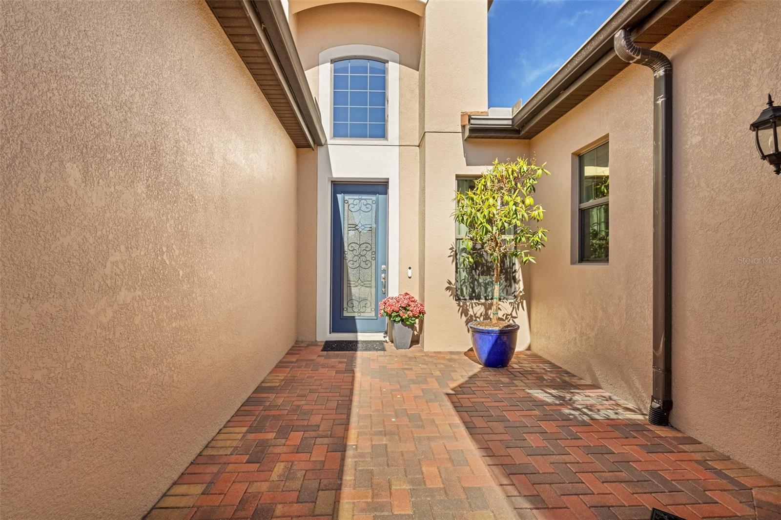 Image 13 of 95 For 10619 Glencorse Terrace