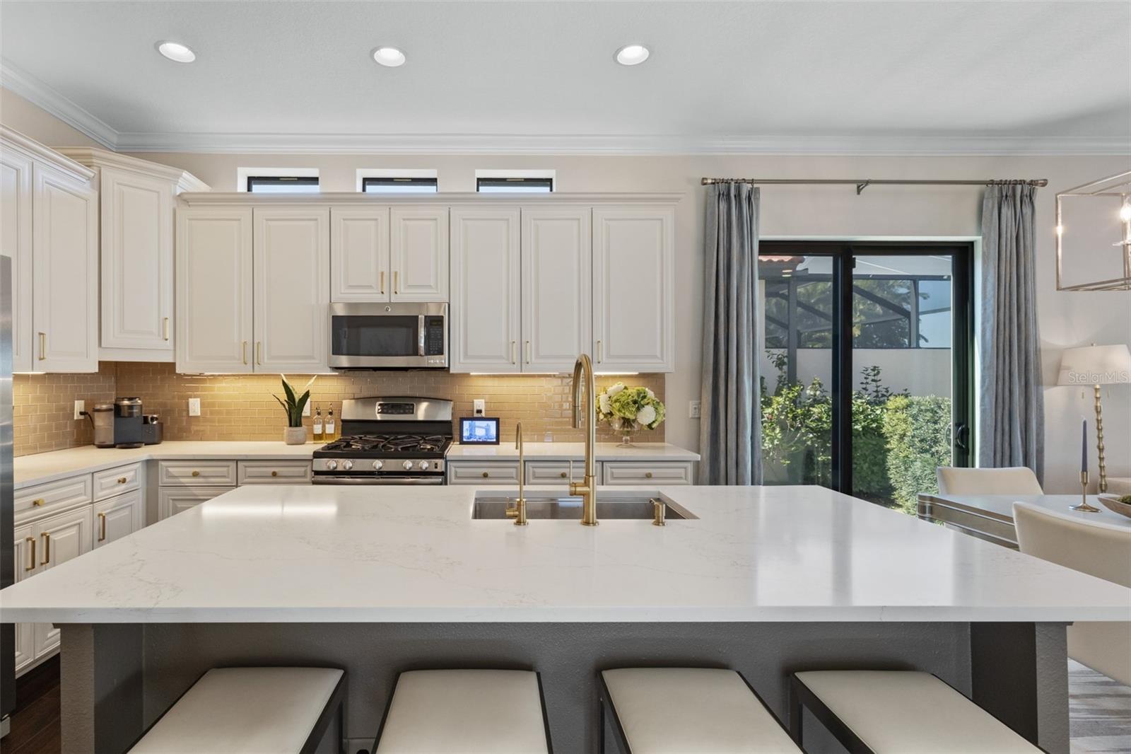 Image 21 of 95 For 10619 Glencorse Terrace