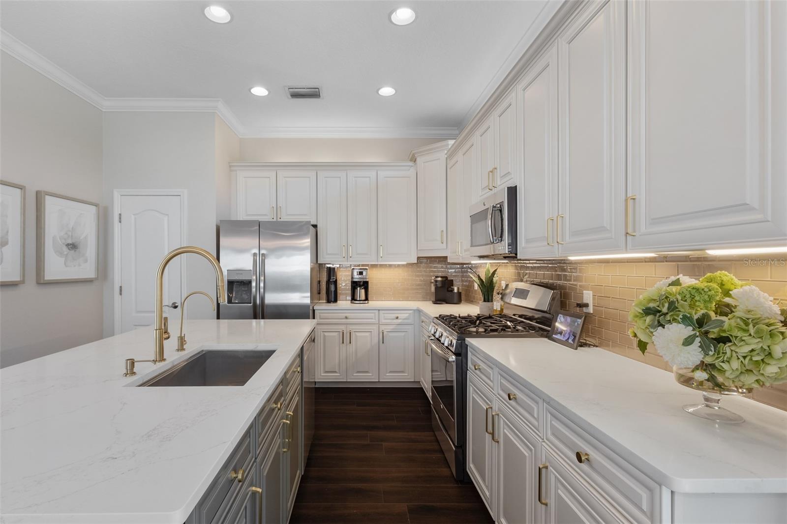 Image 22 of 95 For 10619 Glencorse Terrace