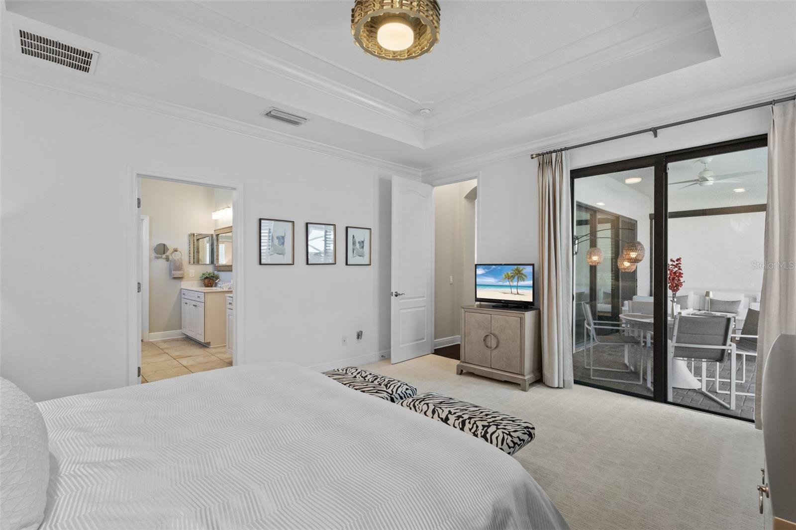 Image 44 of 95 For 10619 Glencorse Terrace