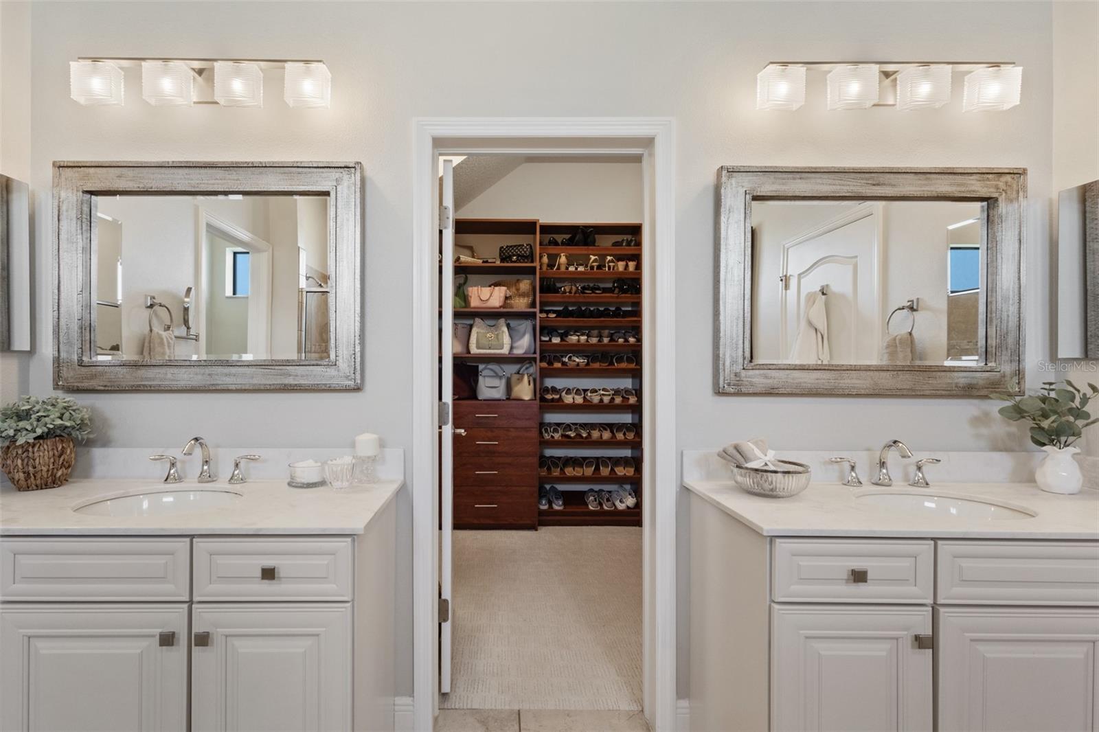 Image 47 of 95 For 10619 Glencorse Terrace