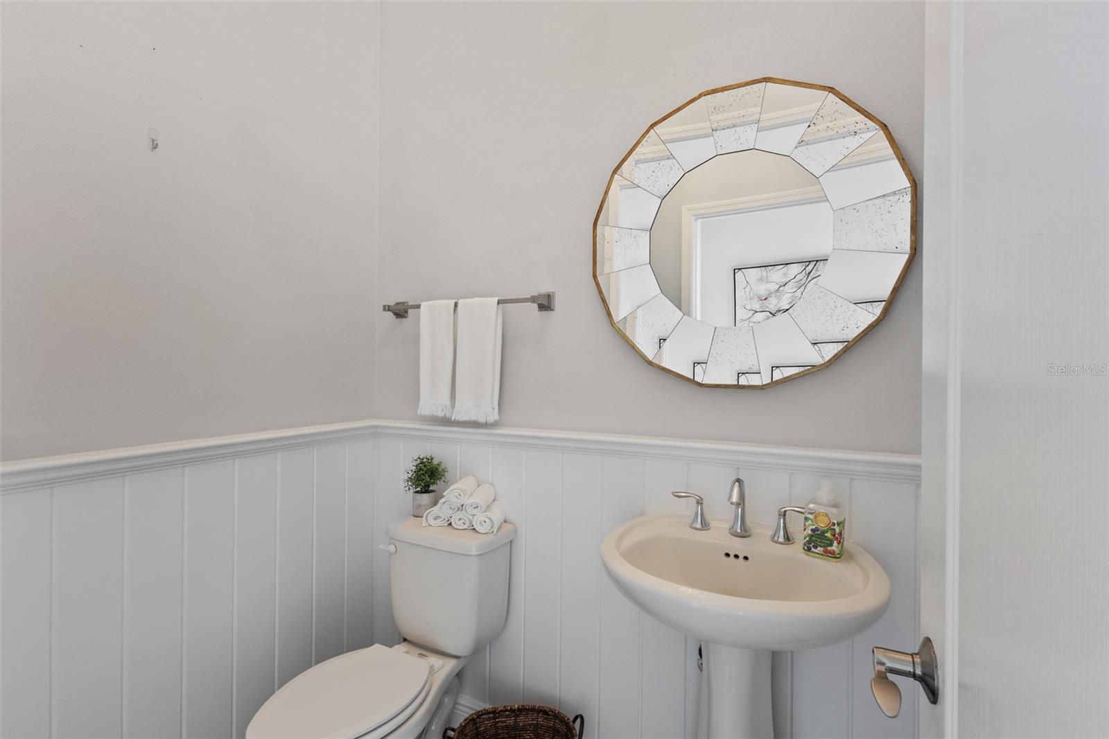 Image 60 of 95 For 10619 Glencorse Terrace