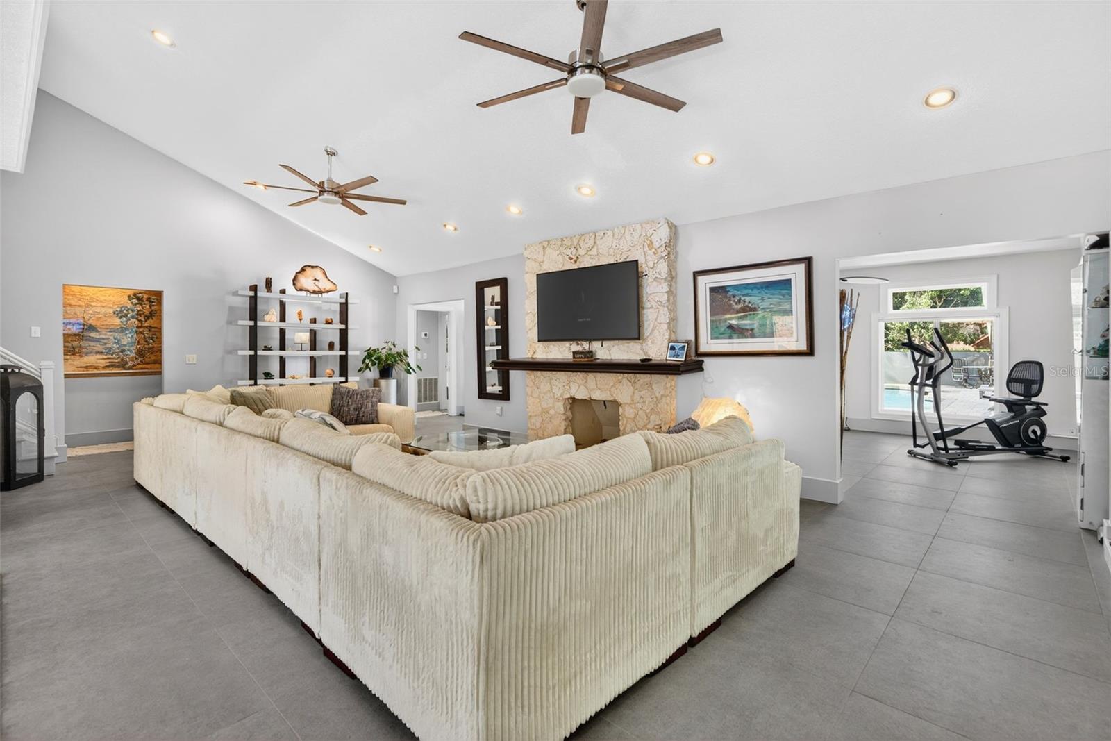 Image 11 of 83 For 2392 Landings Circle