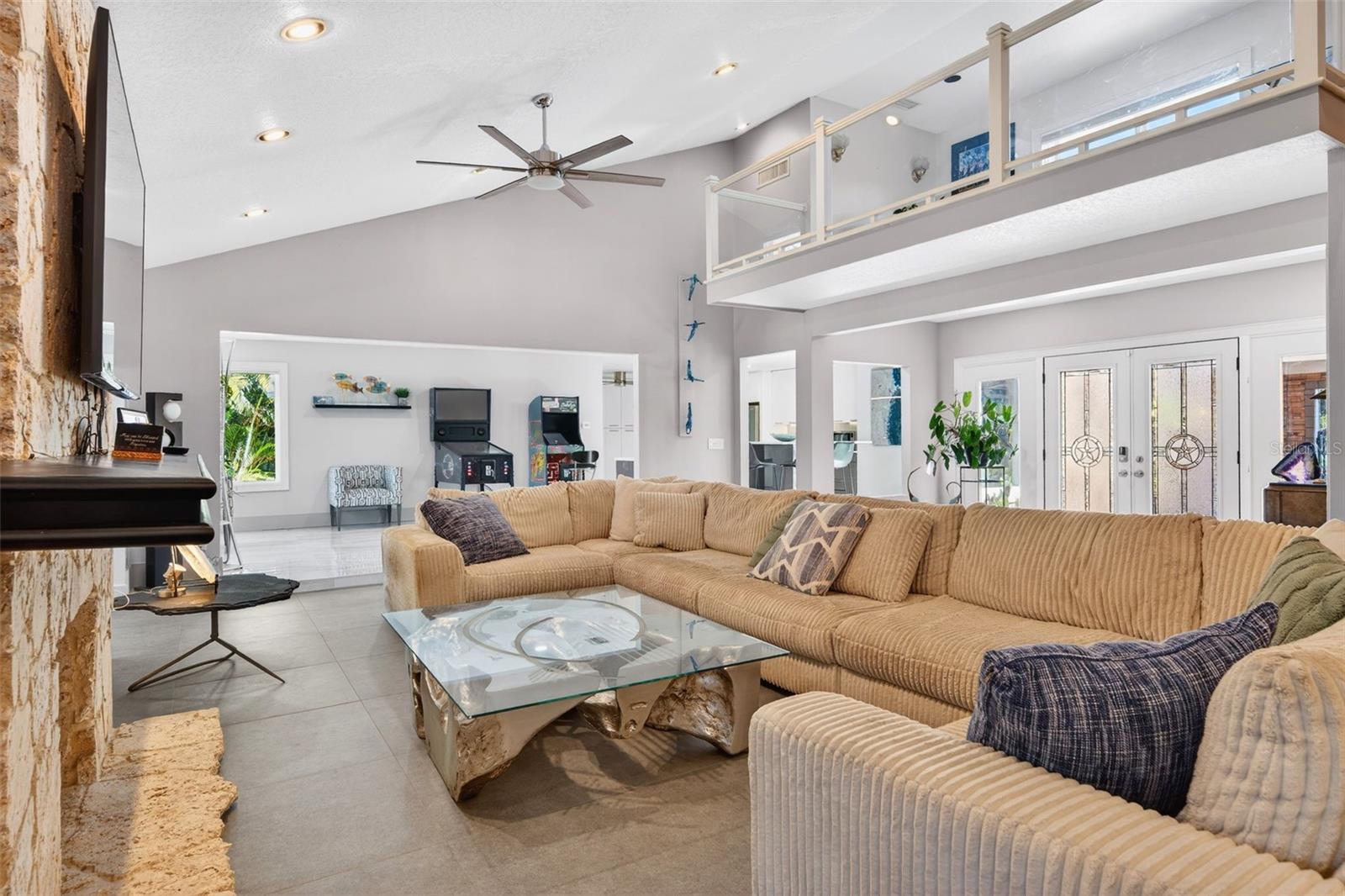 Image 13 of 83 For 2392 Landings Circle