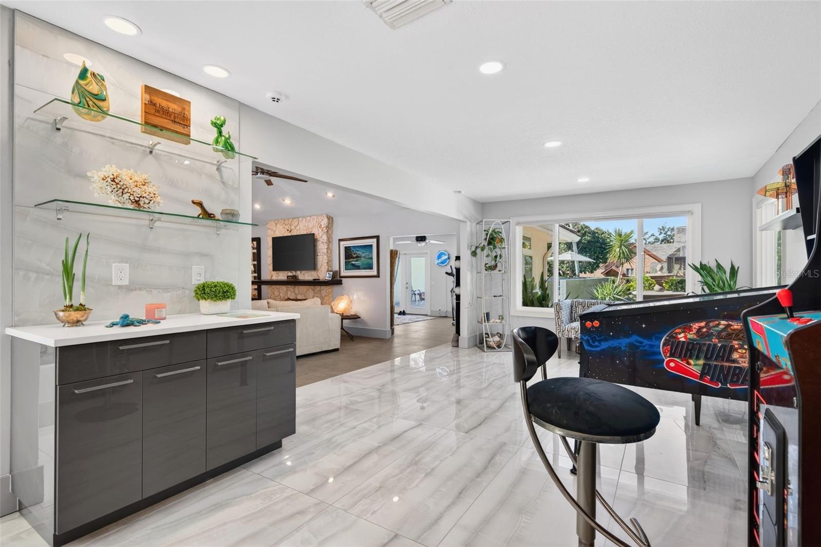 Image 21 of 83 For 2392 Landings Circle