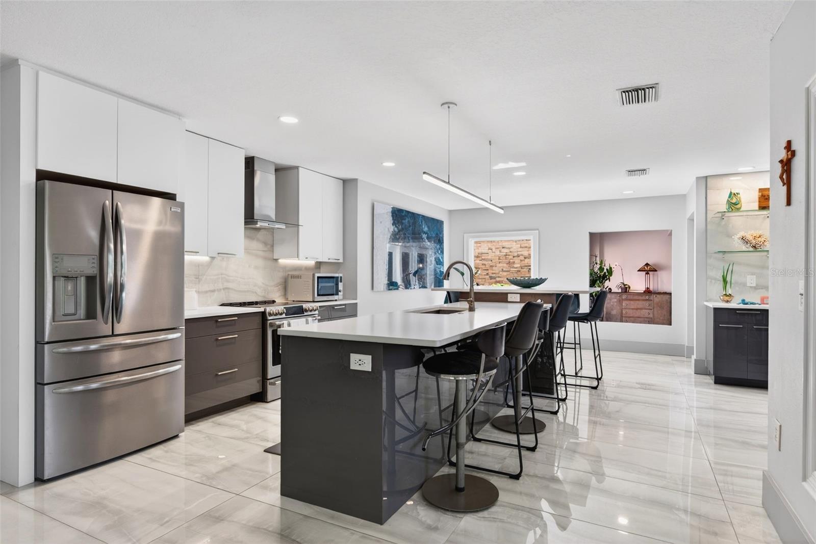 Image 28 of 83 For 2392 Landings Circle