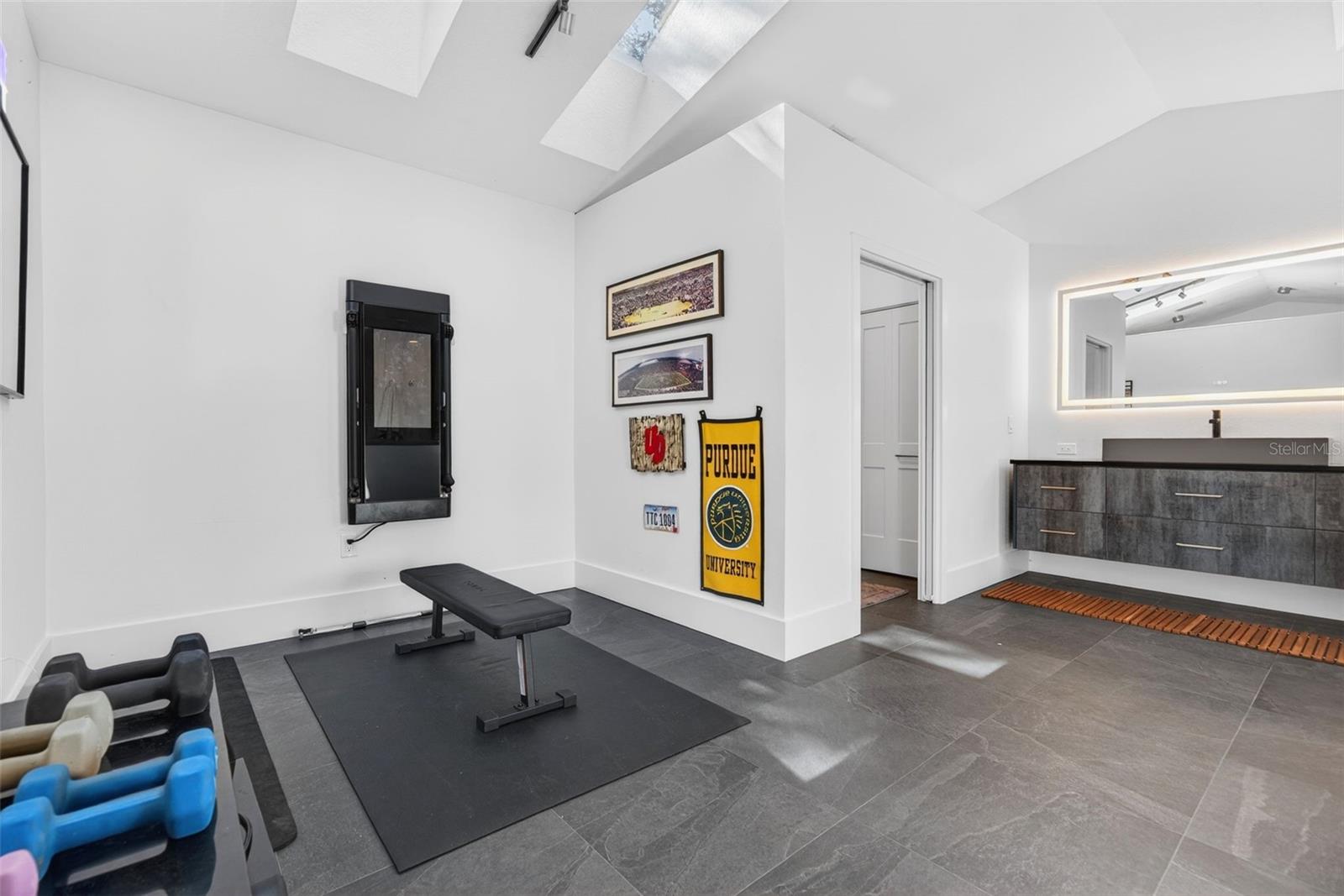 Image 37 of 83 For 2392 Landings Circle