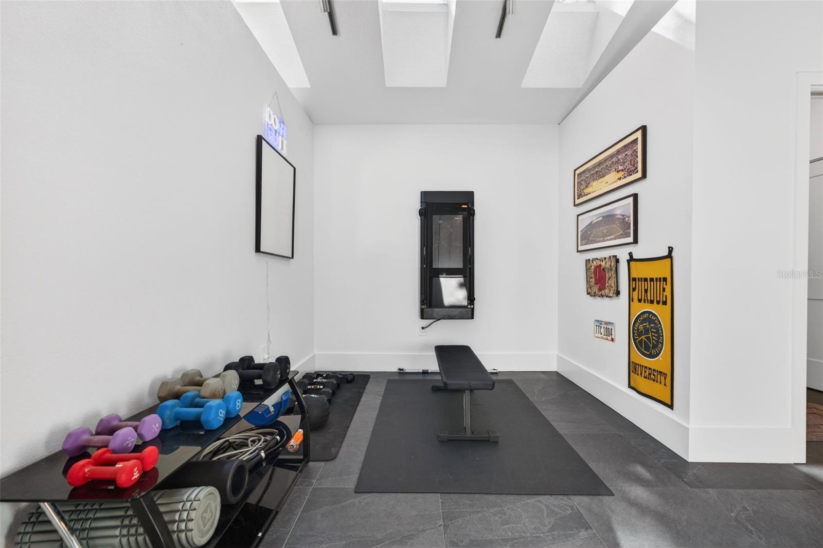 Image 38 of 83 For 2392 Landings Circle