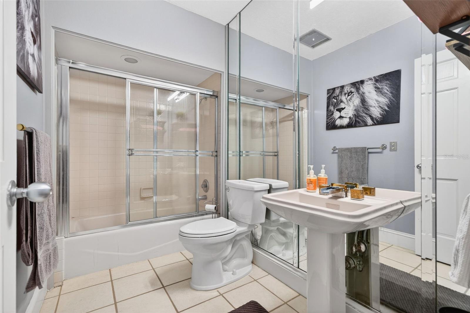 Image 51 of 83 For 2392 Landings Circle