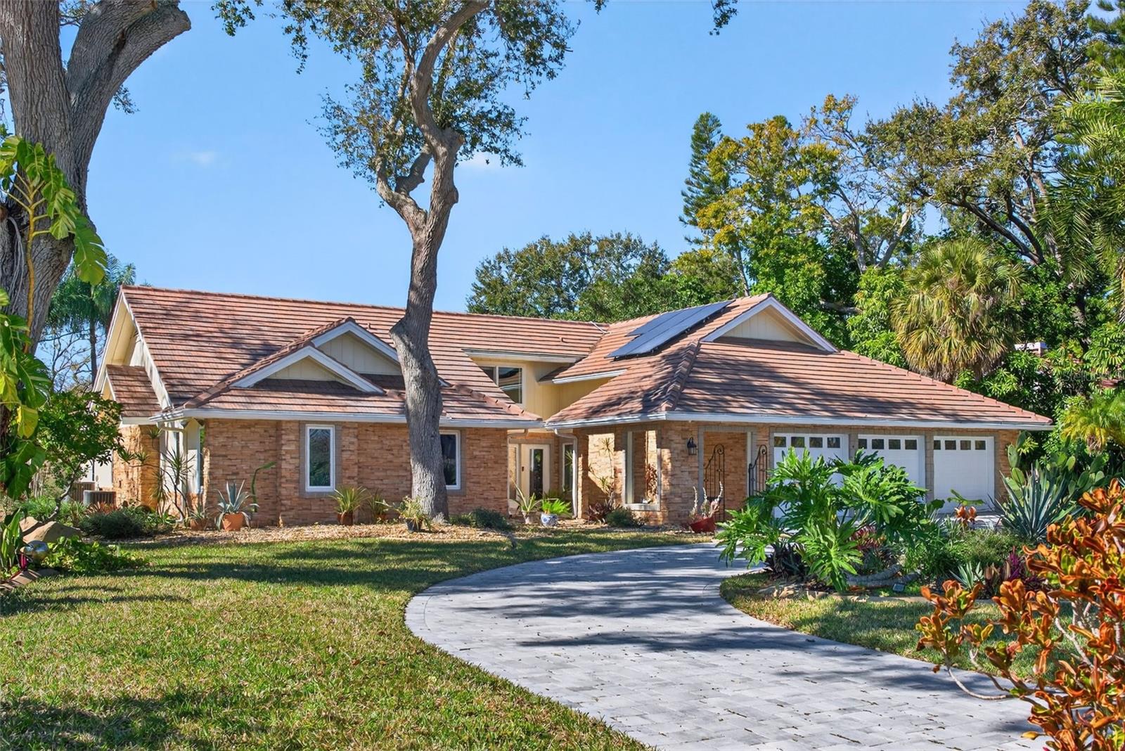 Image 73 of 83 For 2392 Landings Circle