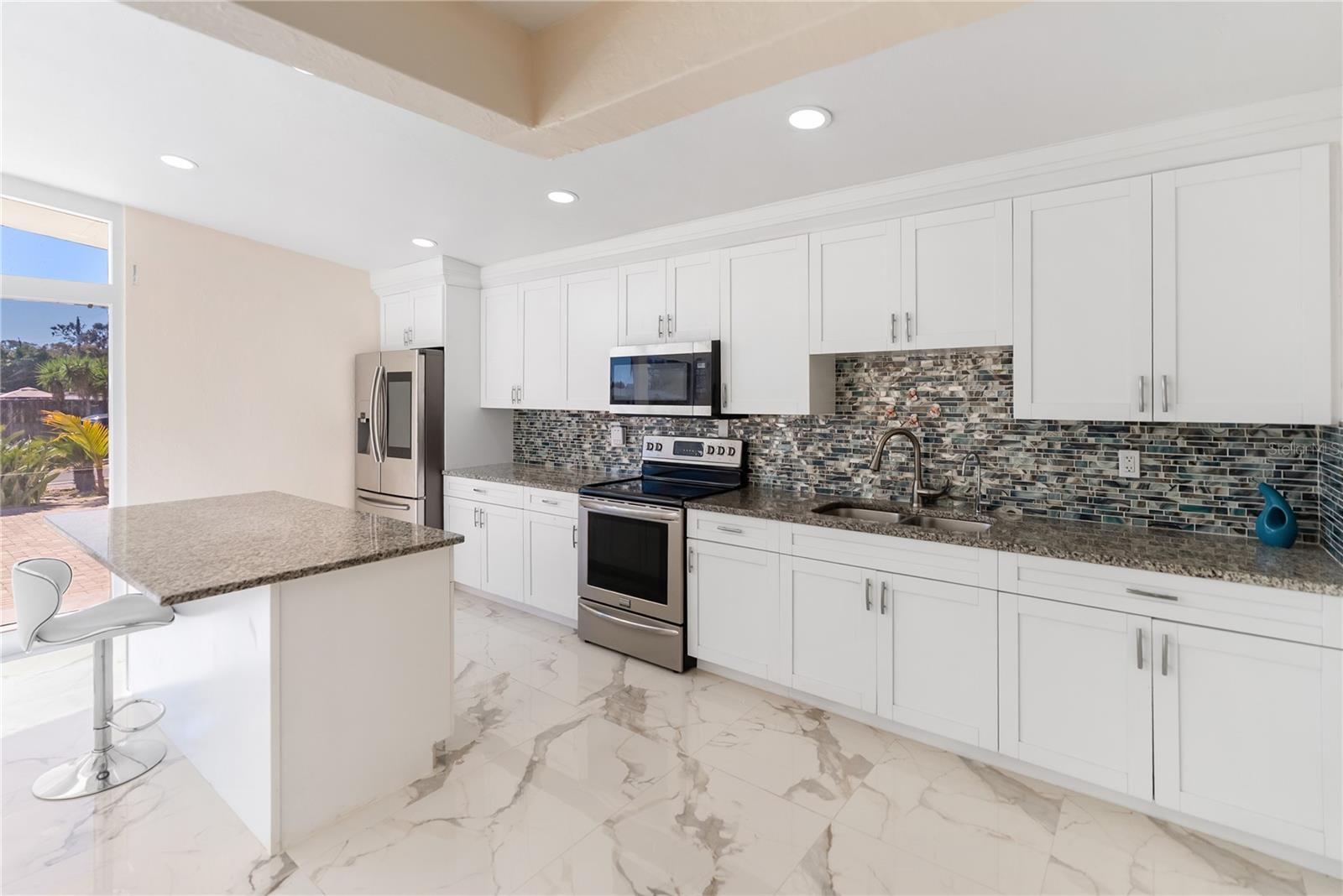 Listing photo id 9 for 3675 Prudence Drive