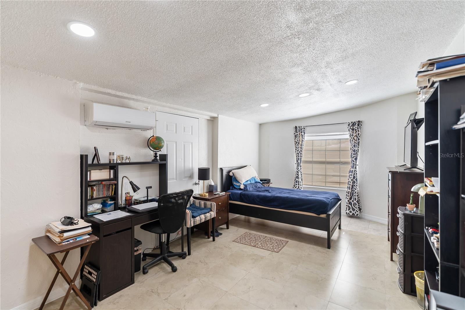 Listing photo id 31 for 3675 Prudence Drive