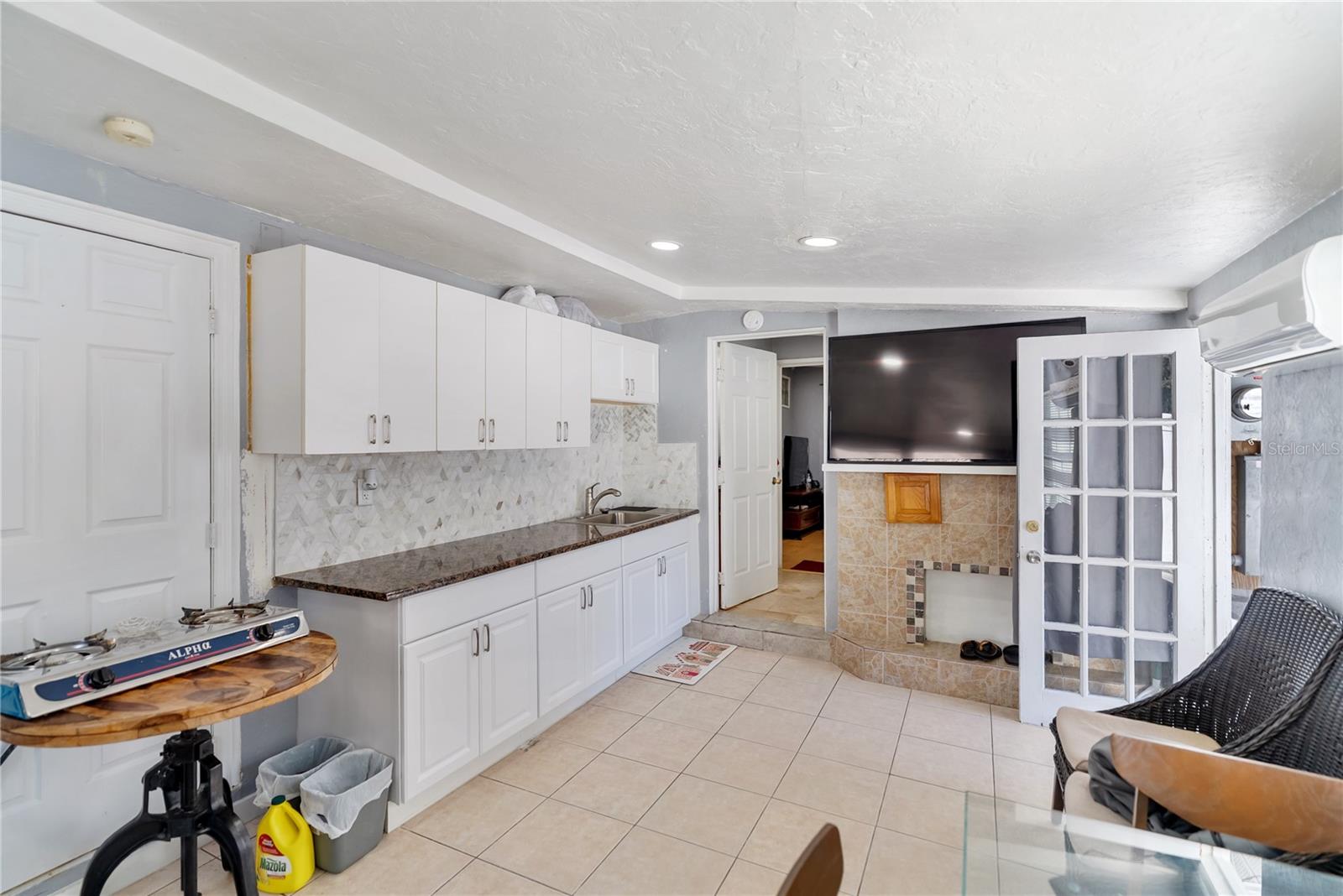 Listing photo id 35 for 3675 Prudence Drive