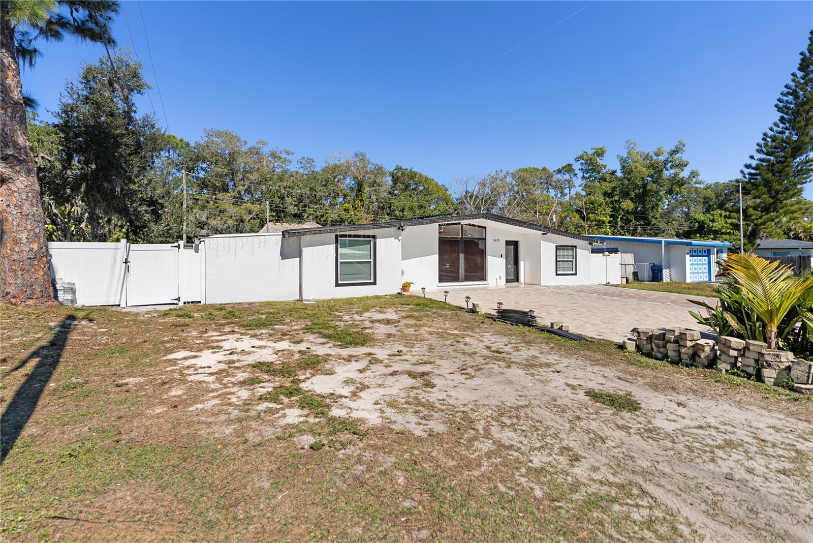 Listing photo id 44 for 3675 Prudence Drive