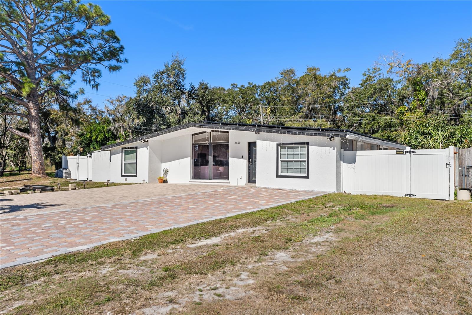 Listing photo id 46 for 3675 Prudence Drive