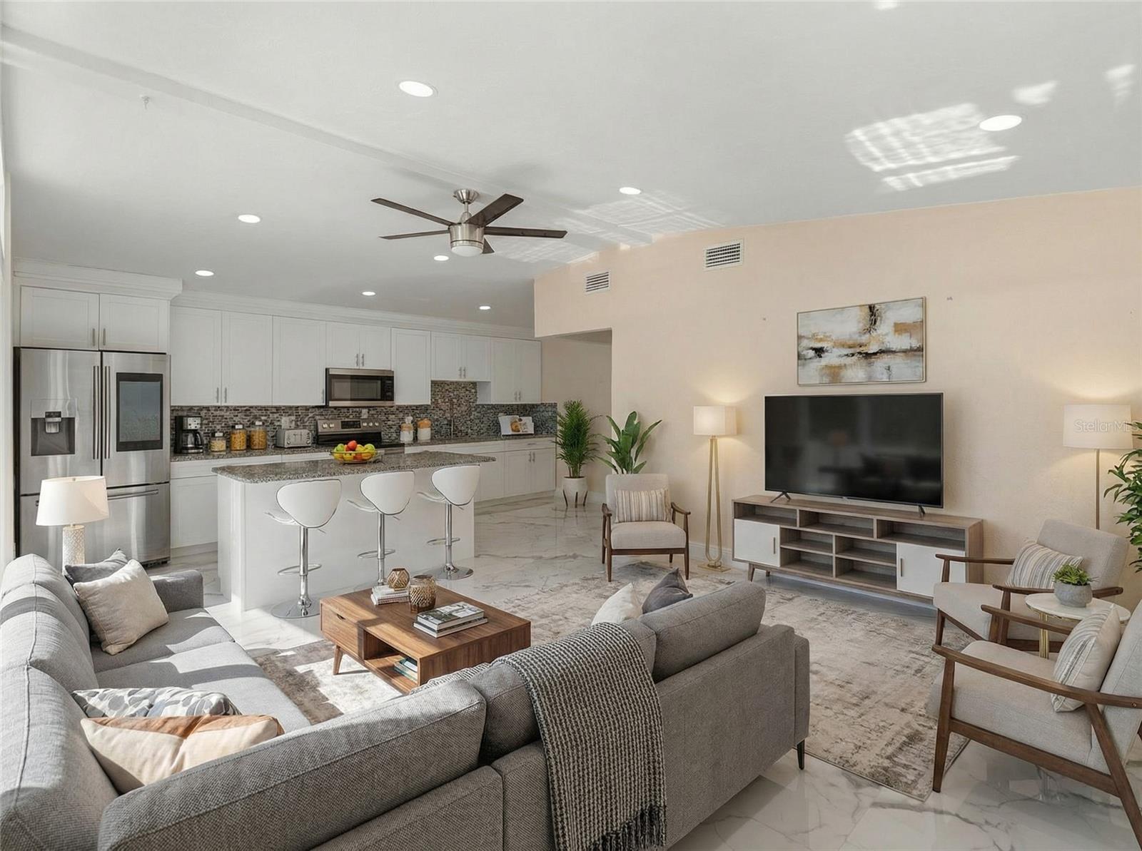 Listing photo id 3 for 3675 Prudence Drive