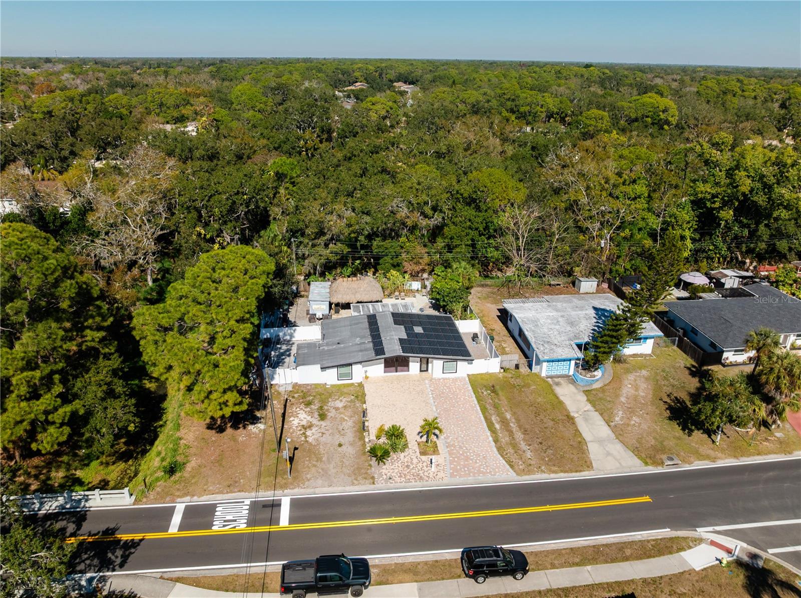 Listing photo id 51 for 3675 Prudence Drive