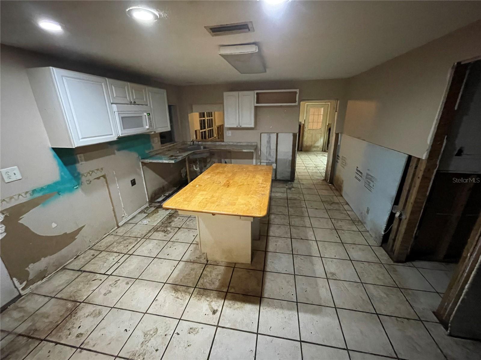 Image 15 of 21 For 10162 Riverview Circle