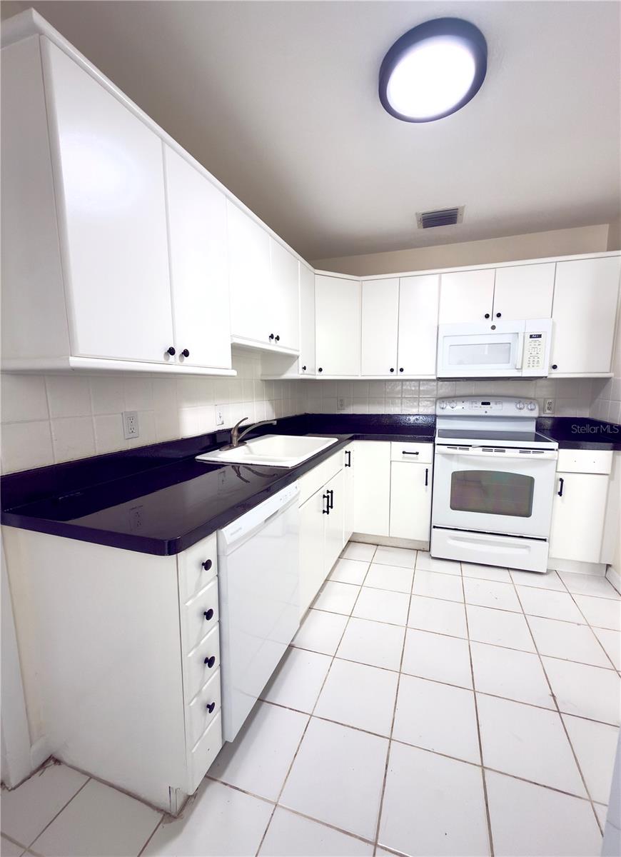 Image 14 of 41 For 6616 Auburn Avenue