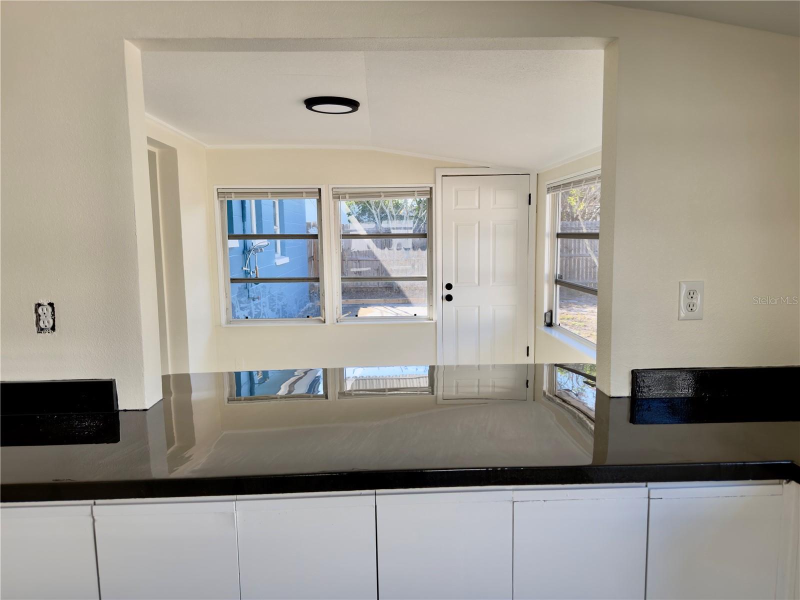 Image 17 of 41 For 6616 Auburn Avenue