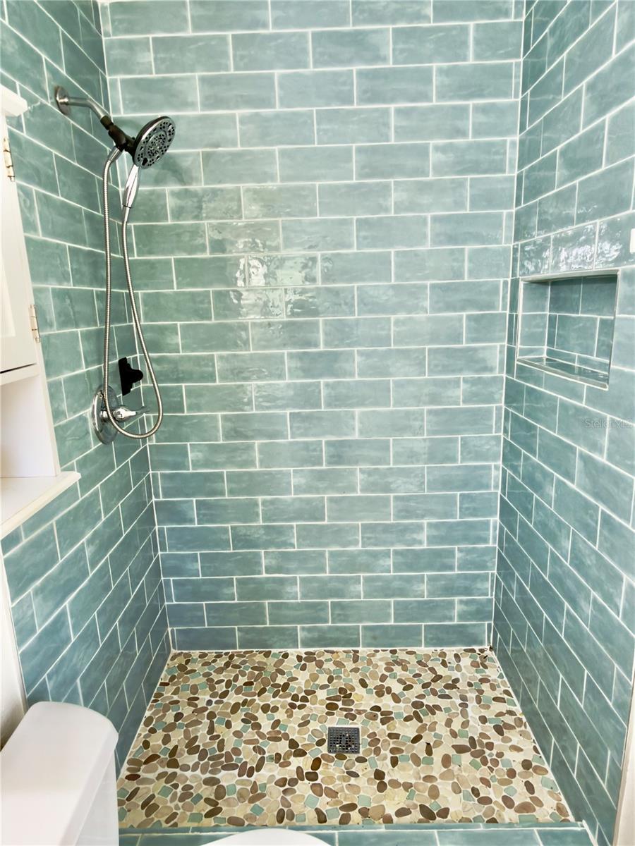 Image 24 of 41 For 6616 Auburn Avenue