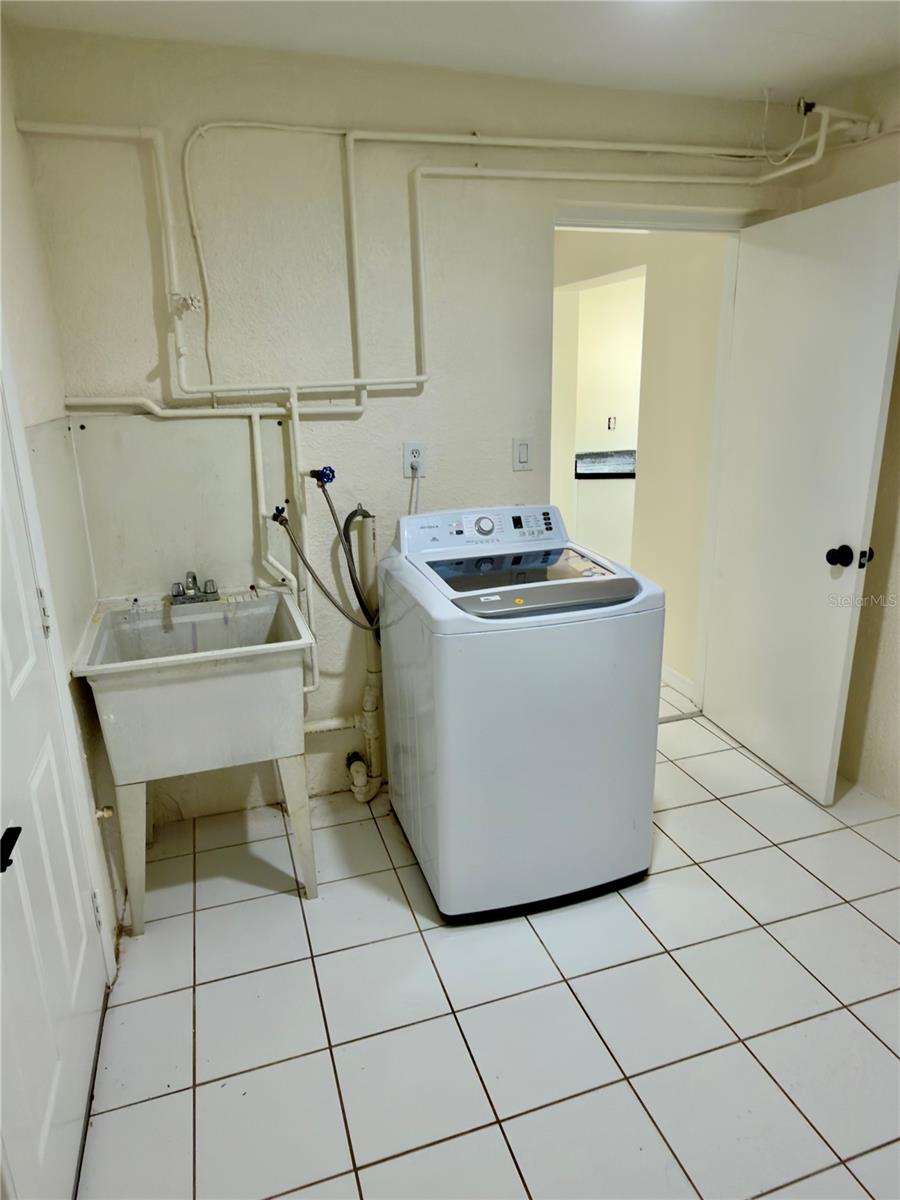 Image 32 of 41 For 6616 Auburn Avenue