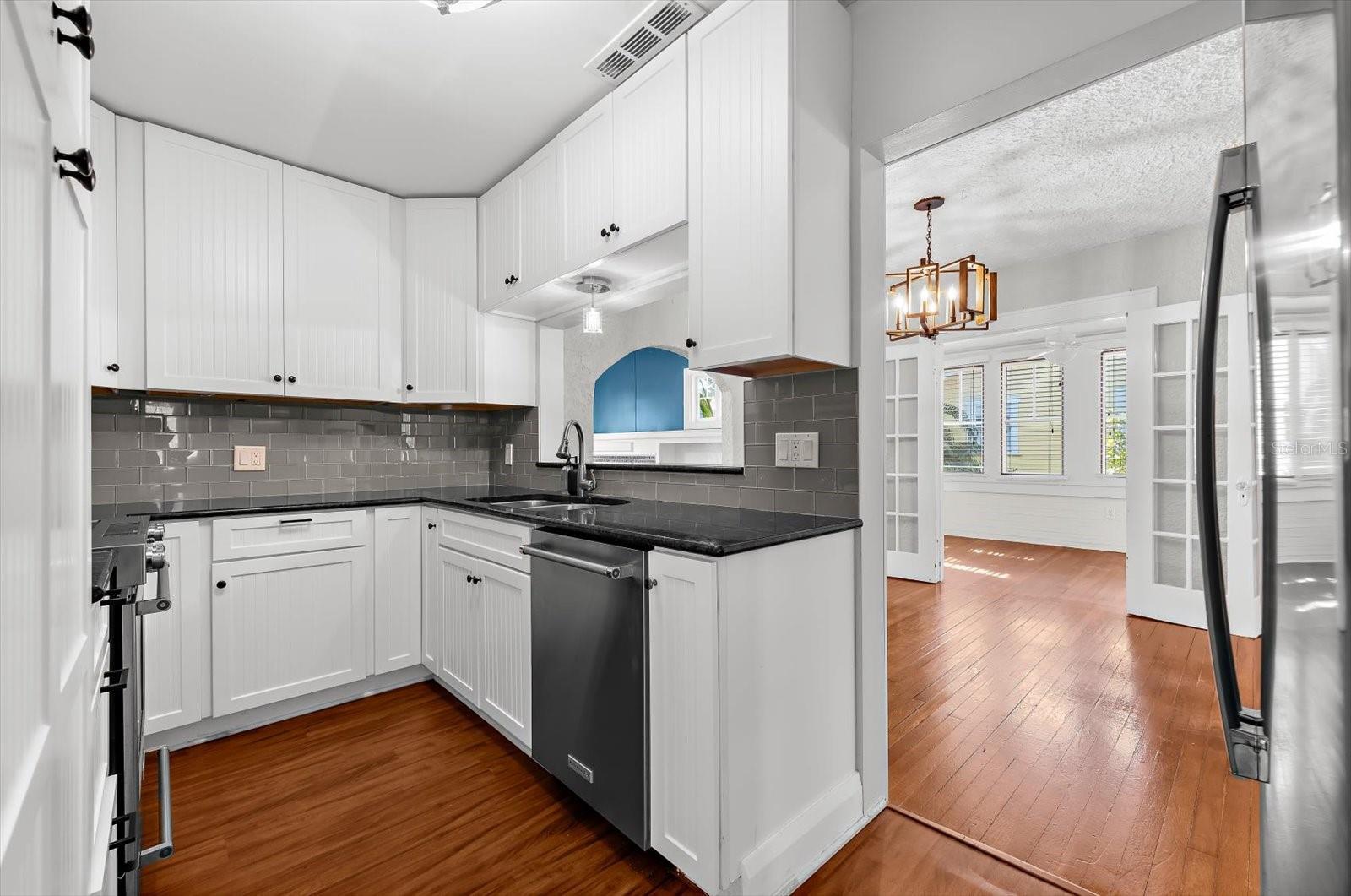 Image 21 of 42 For 2726 8th Avenue W