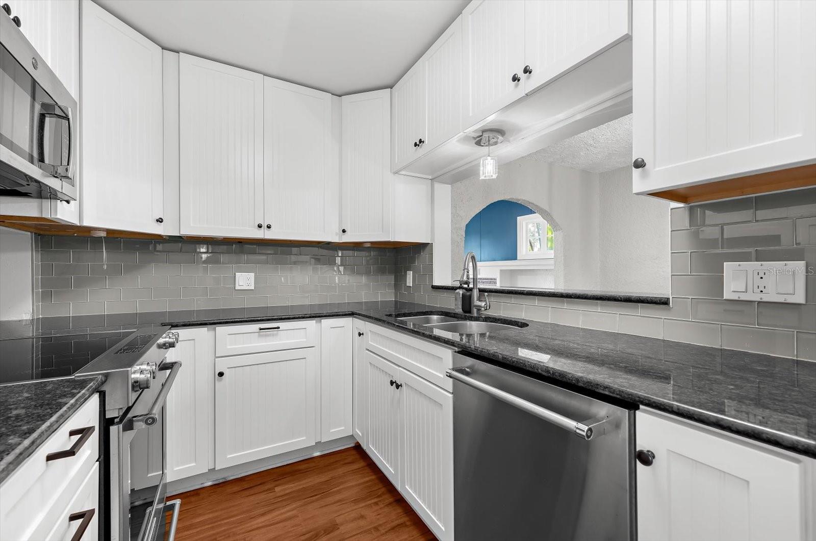 Image 23 of 42 For 2726 8th Avenue W