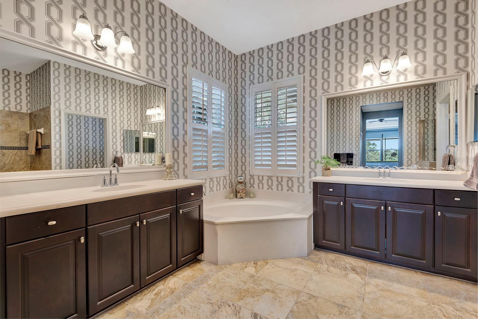 Image 34 of 56 For 1484 Hickory View Circle