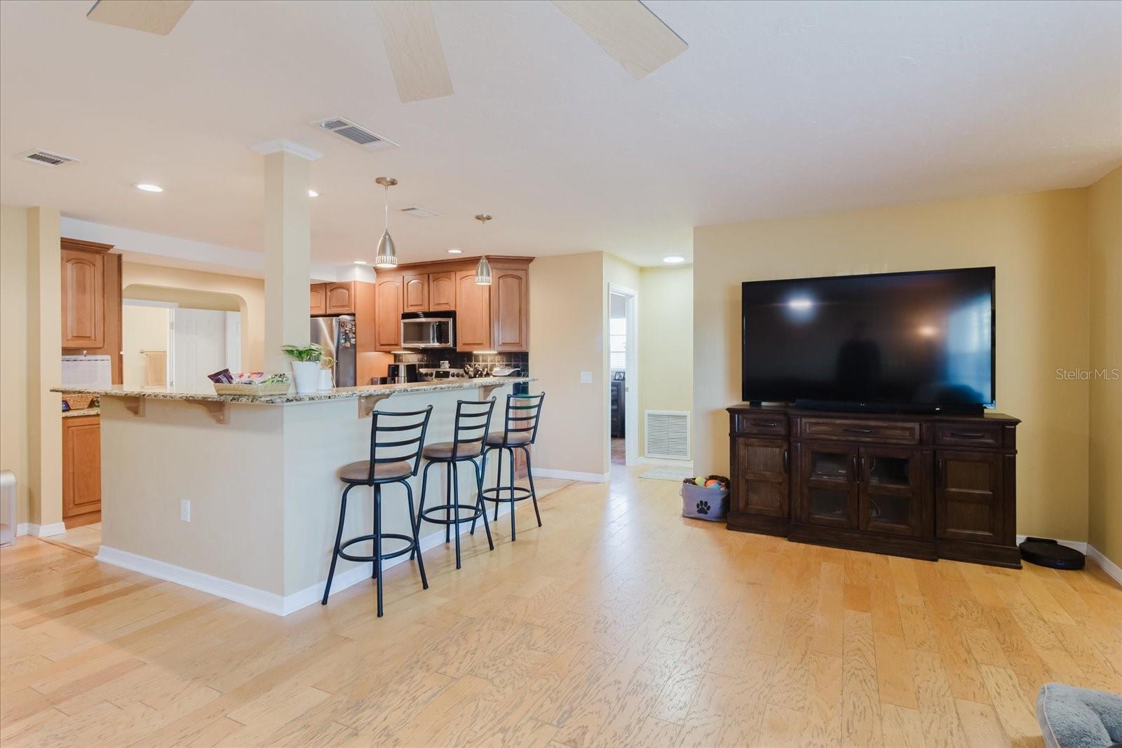 Image 10 of 35 For 3408 Oxford Drive W