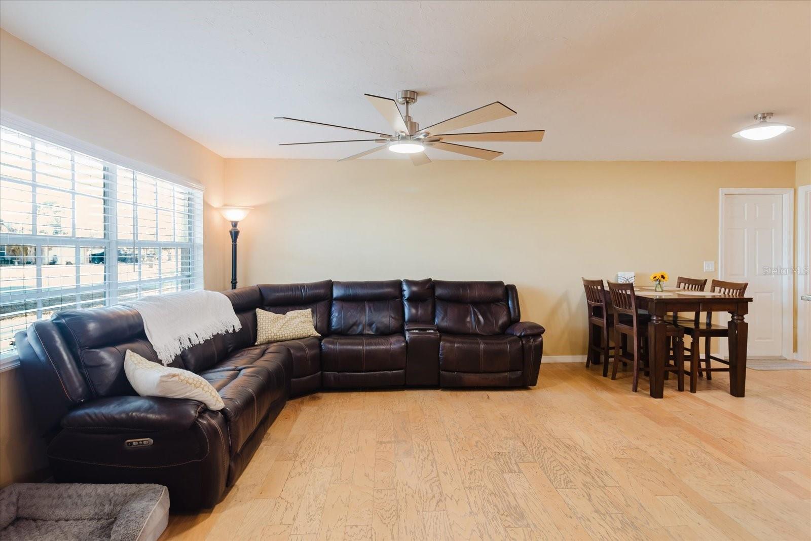 Image 12 of 35 For 3408 Oxford Drive W