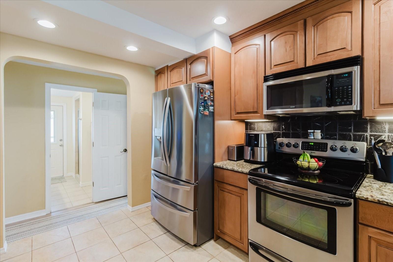 Image 15 of 35 For 3408 Oxford Drive W